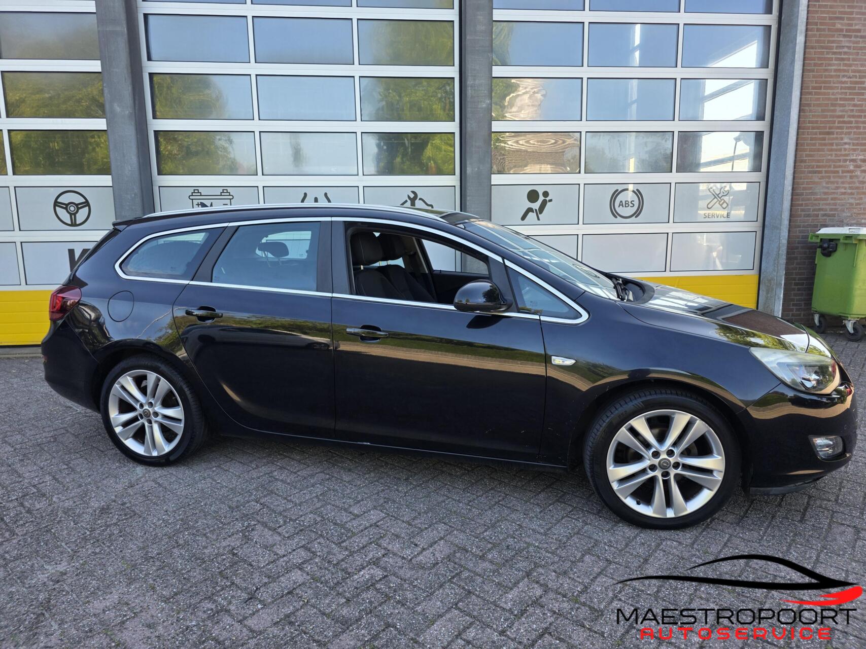 Foto van Opel Astra Sports Tourer