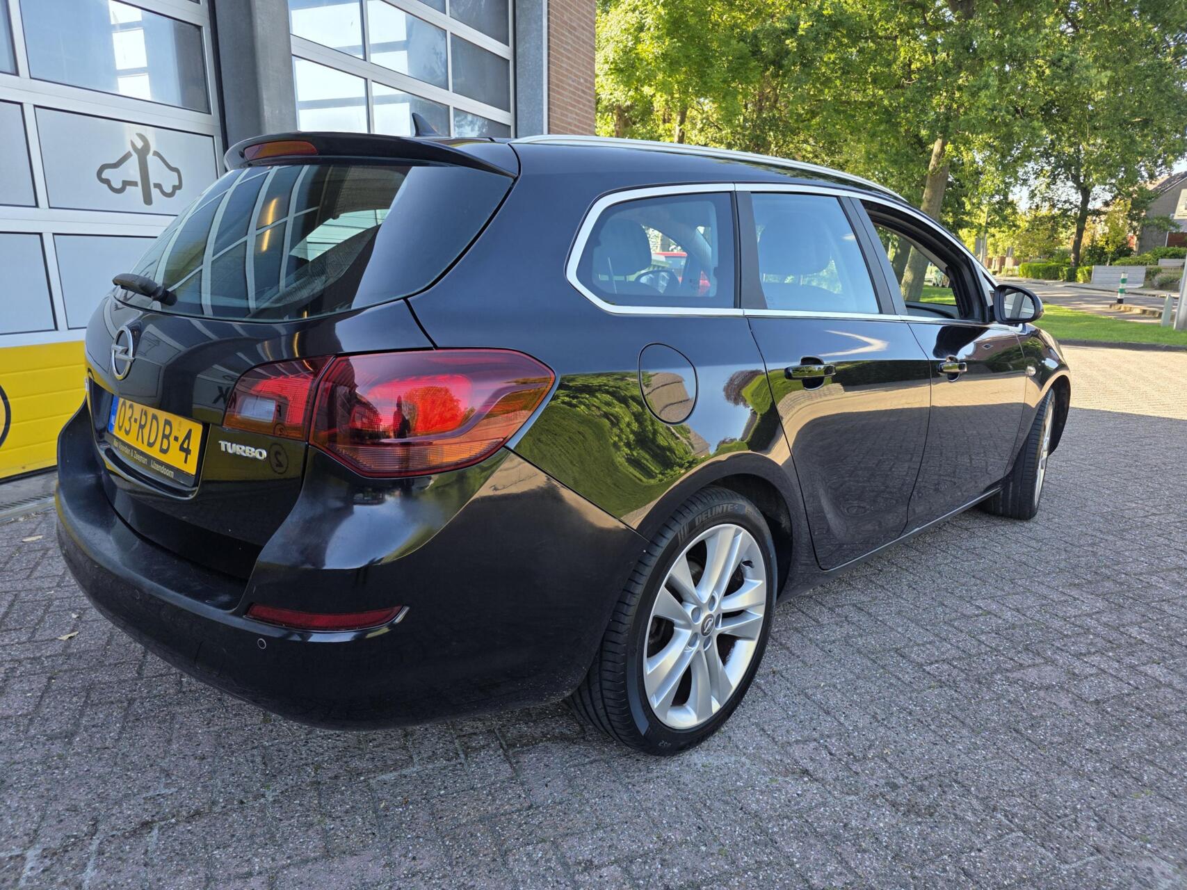 Foto van Opel Astra Sports Tourer
