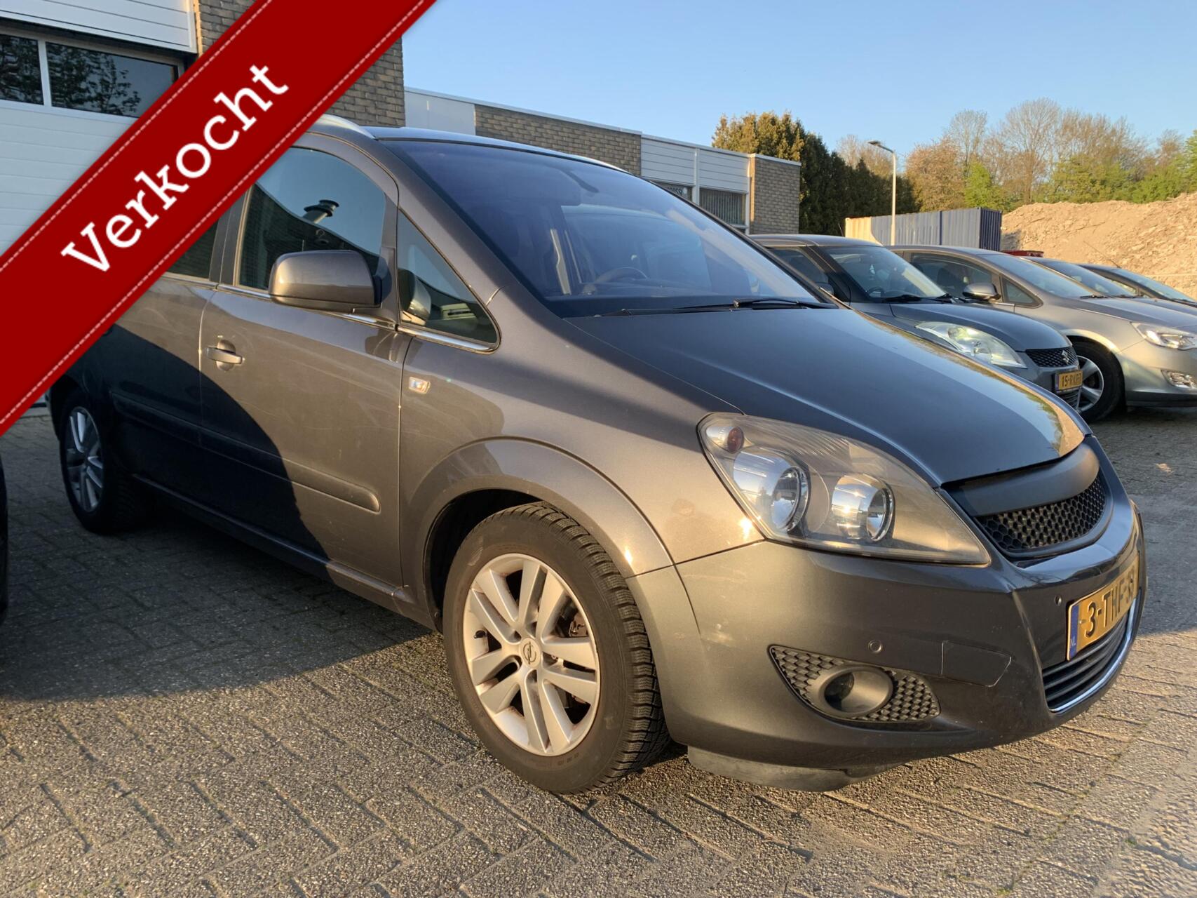 Opel Zafira 1.8 Cosmo 2011 - voorkant