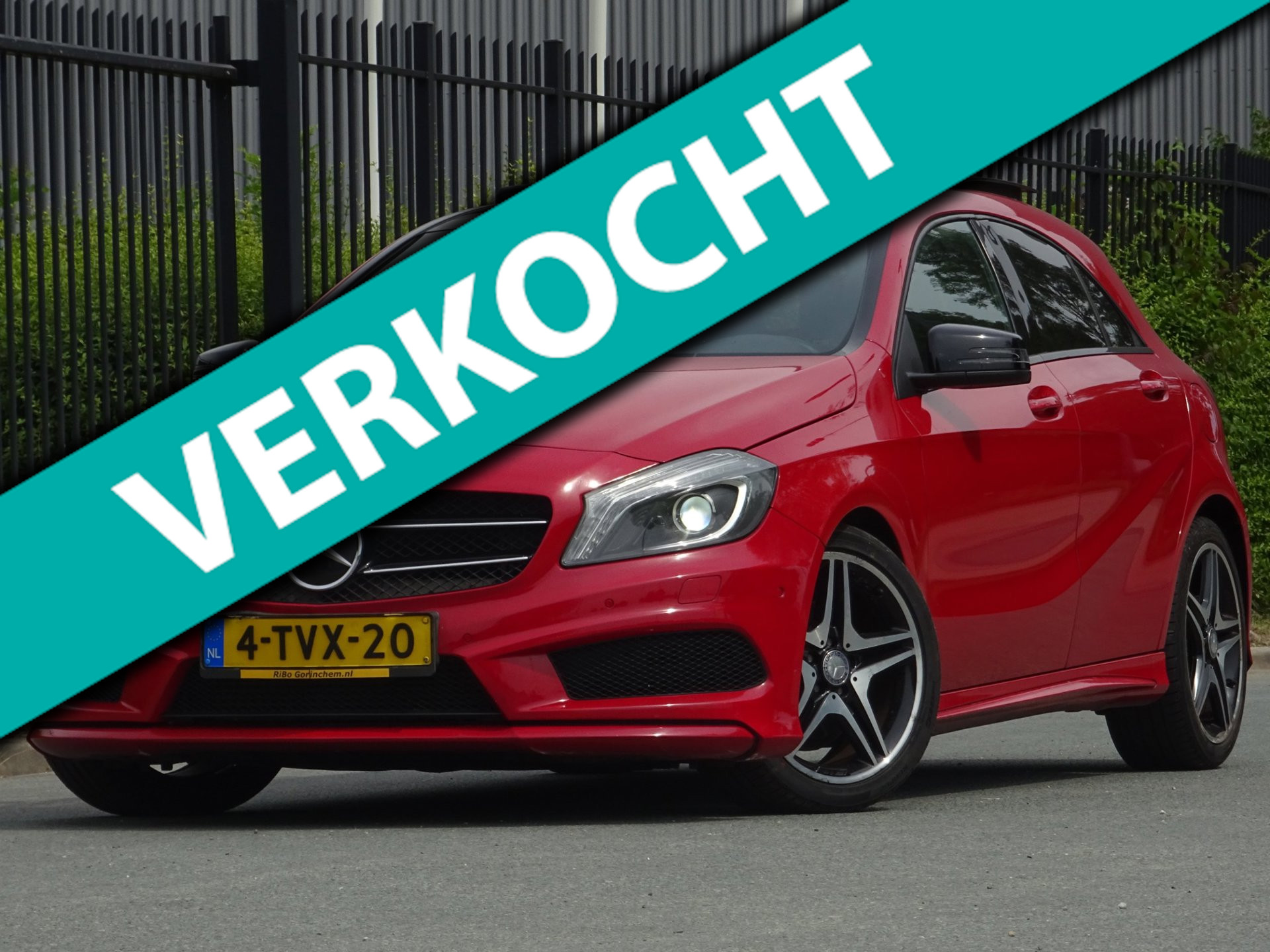 Mercedes-Benz A 180 180 AMG NAP/PANORAMADAK/NAVI/LED/PDC 2014 - voorkant