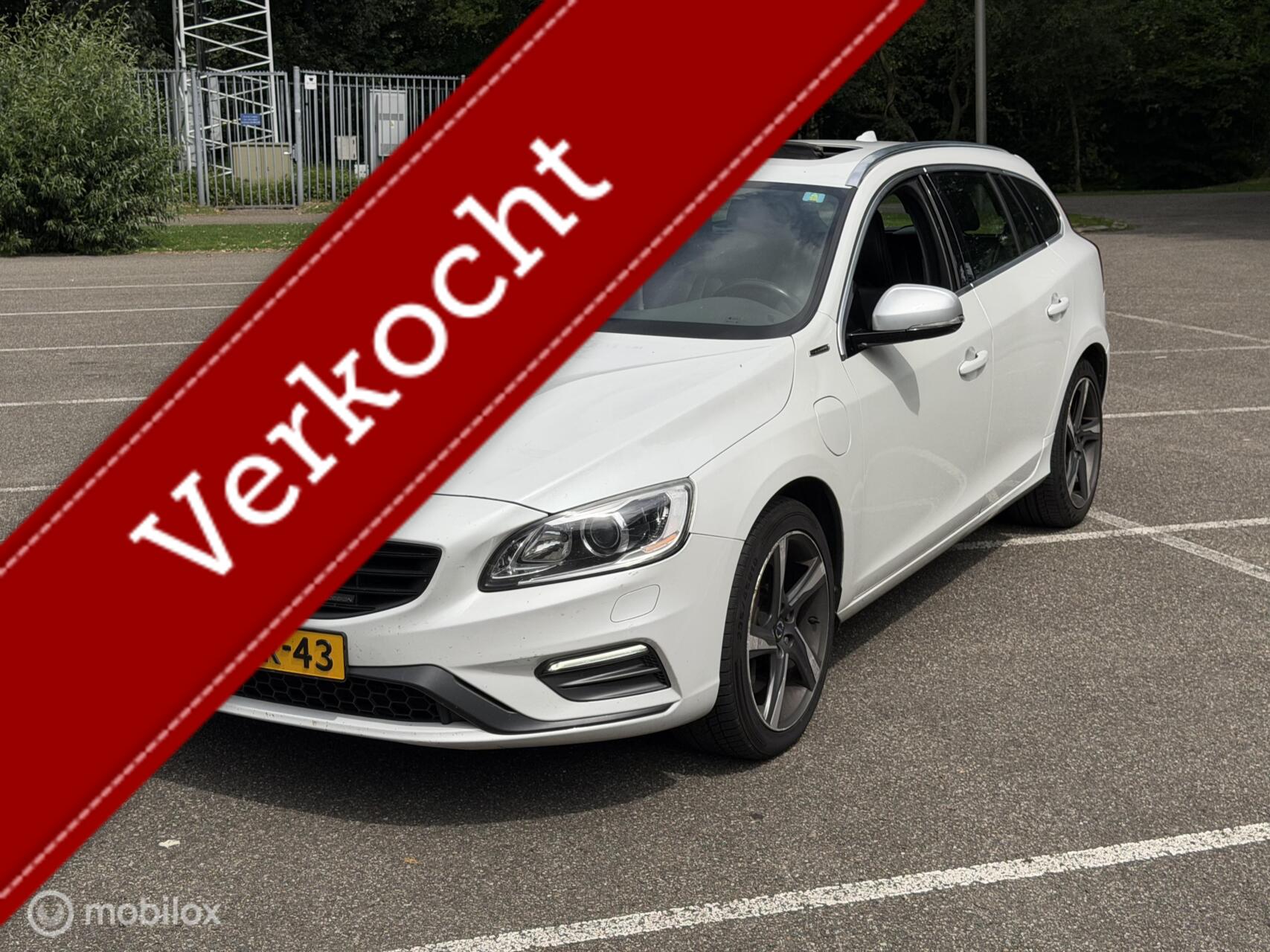 Volvo V60 Plug In Hybrid D6 R-Design | Pano | Keyless | ACC | Dealer onder. 2014 - voorkant