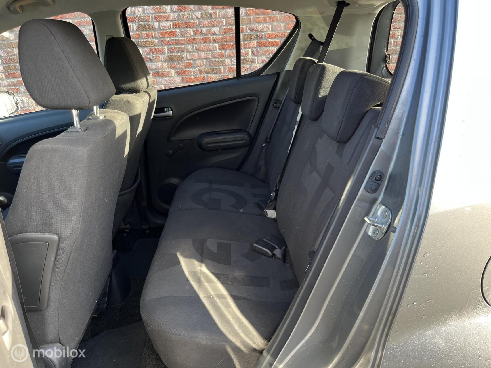 Foto van Opel Agila
