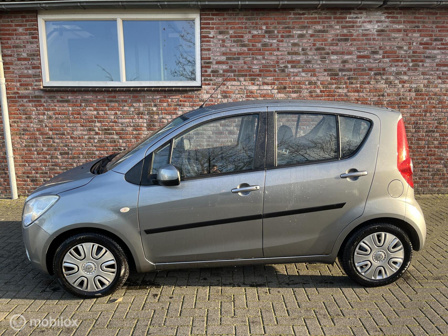 Foto van Opel Agila