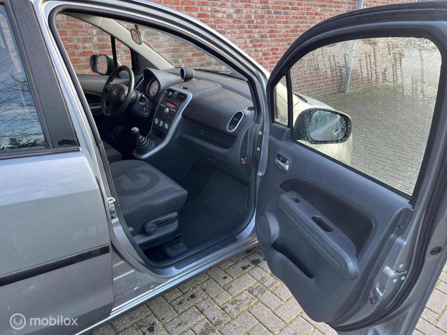 Foto van Opel Agila