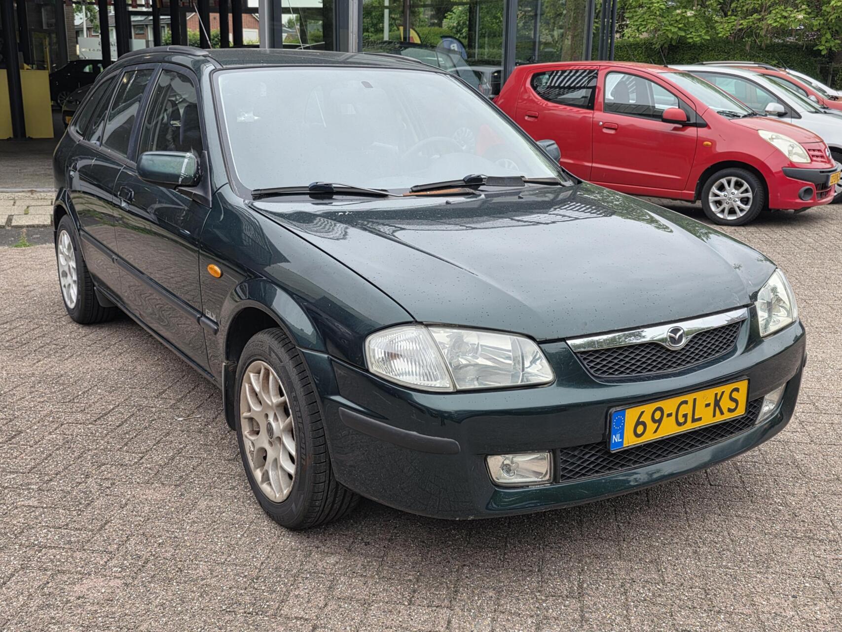 Foto van Mazda Mazda 323f