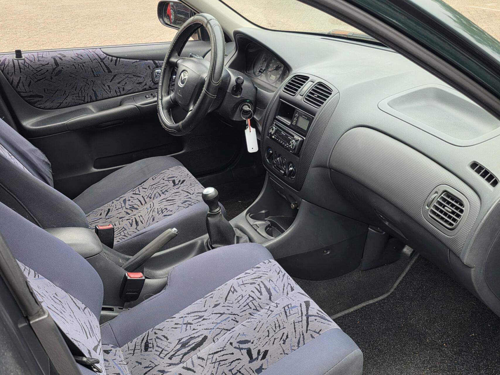 Foto van Mazda Mazda 323f
