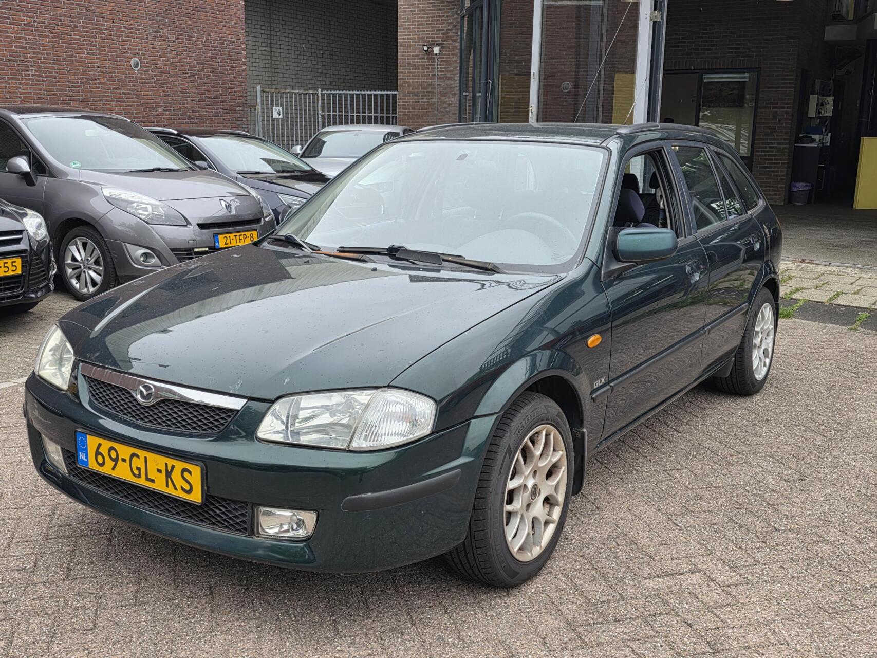 Foto van Mazda Mazda 323f