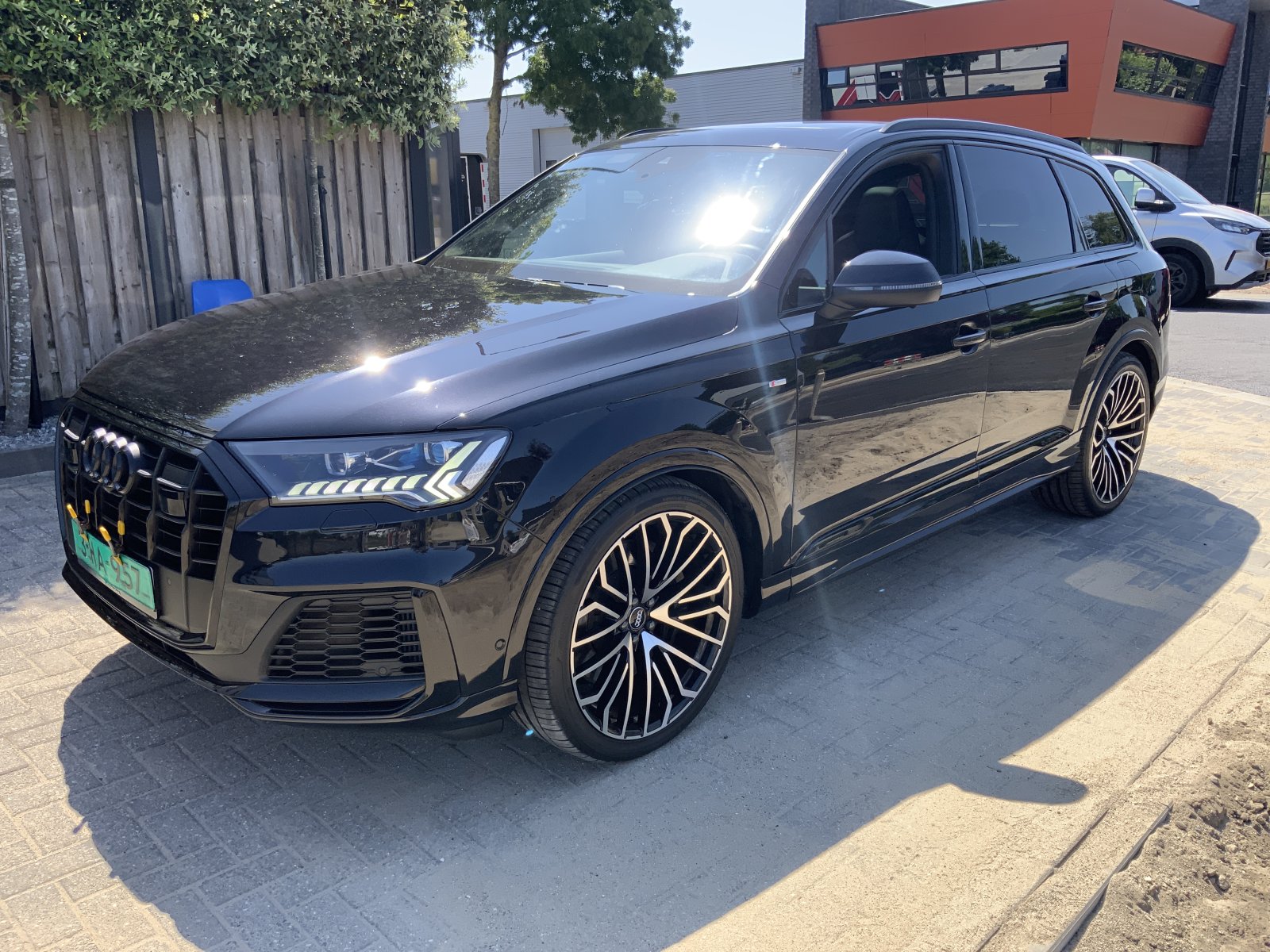 Audi Q7 55 TFSI e q Pro L+ 2021 - voorkant