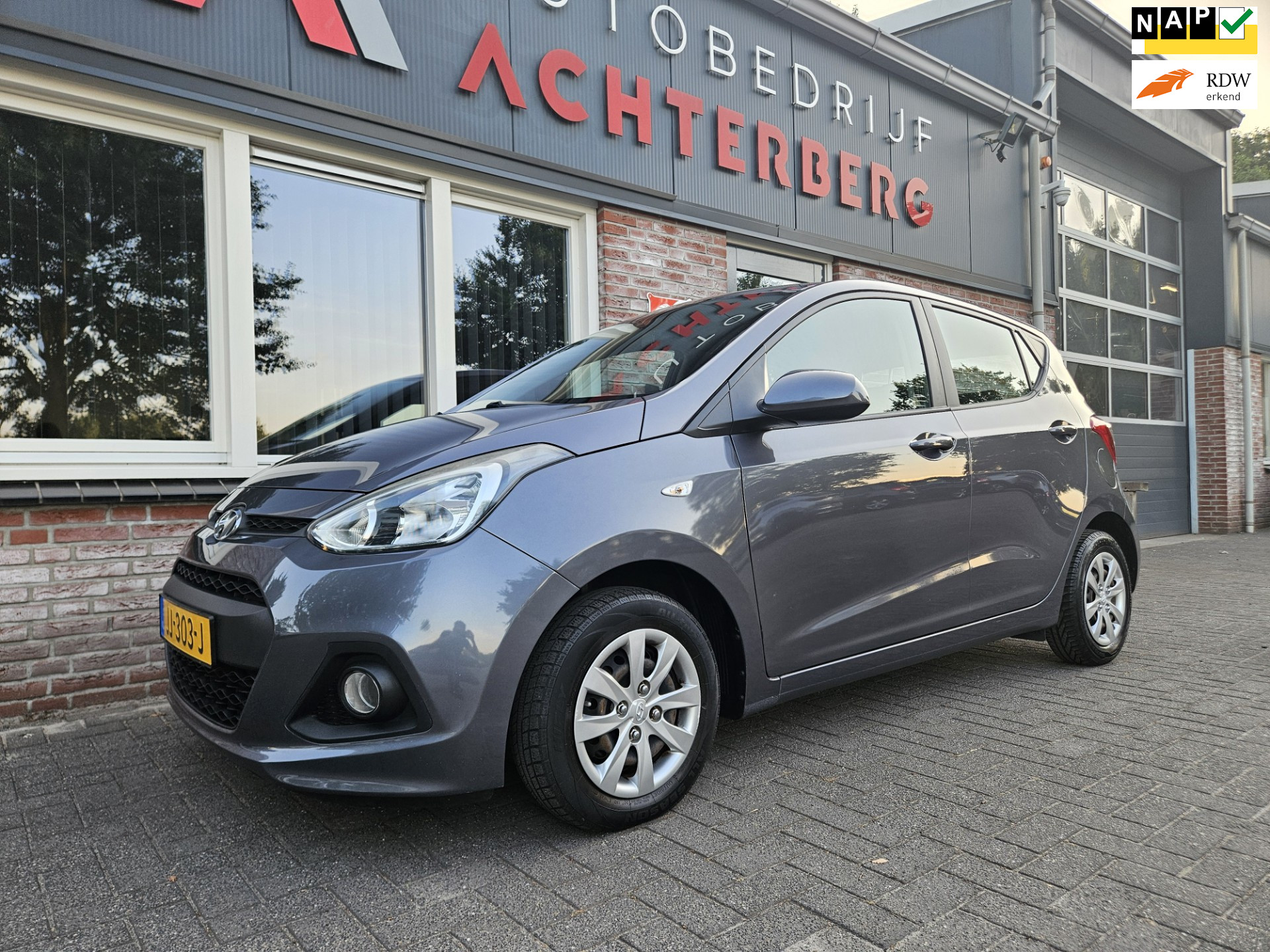 Hyundai I10 1.0i i-Motion Comfort Airco/Clima! Cruise Control! NAP! Leuke Auto! 2016 - voorkant