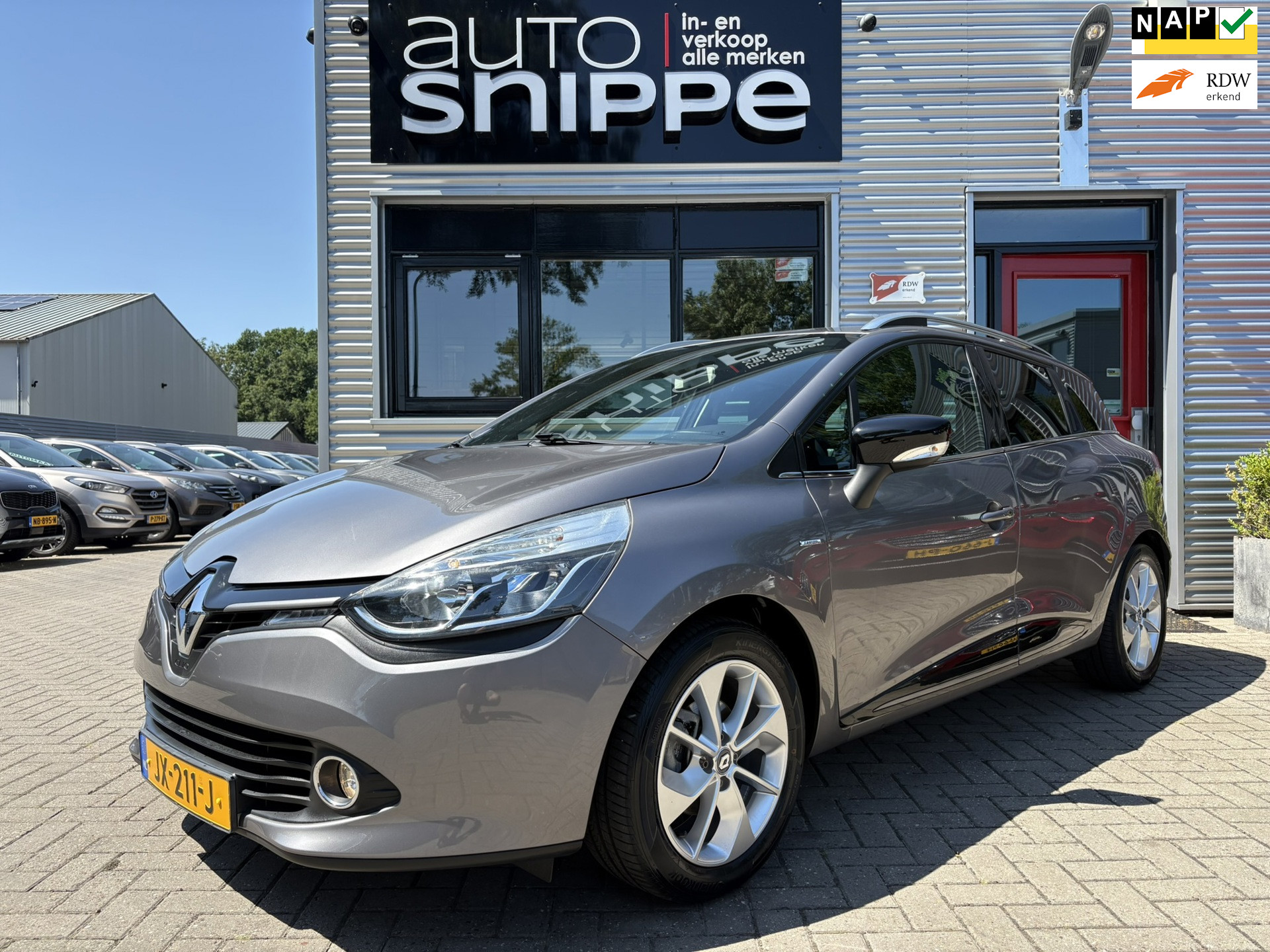Renault Clio 0.9 TCe Limited -CLIMA-TREKHAAK-CRUISE-DAB+-DEALER ONDERHOUDEN-PDC ACHTER-NAVI-ORIGINEEL NEDERLANDS! 2016 - voorkant