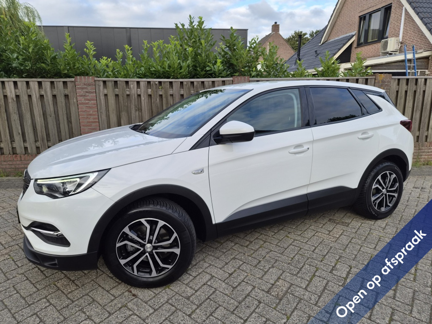Opel Grandland X 1.2 Turbo Online Ed. 2019 - voorkant