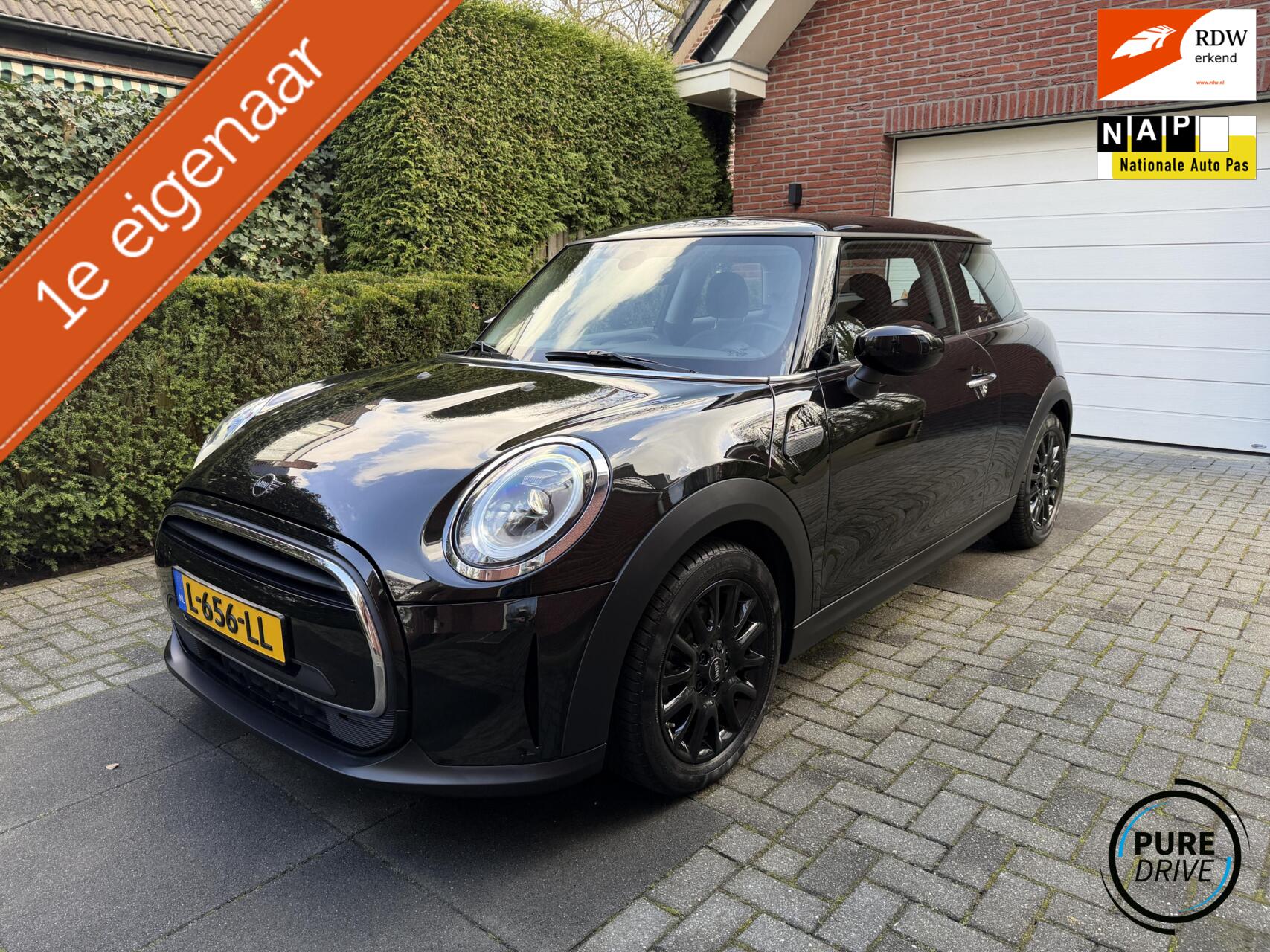 Mini Cooper 1.5 Cooper Essential 2021 - voorkant