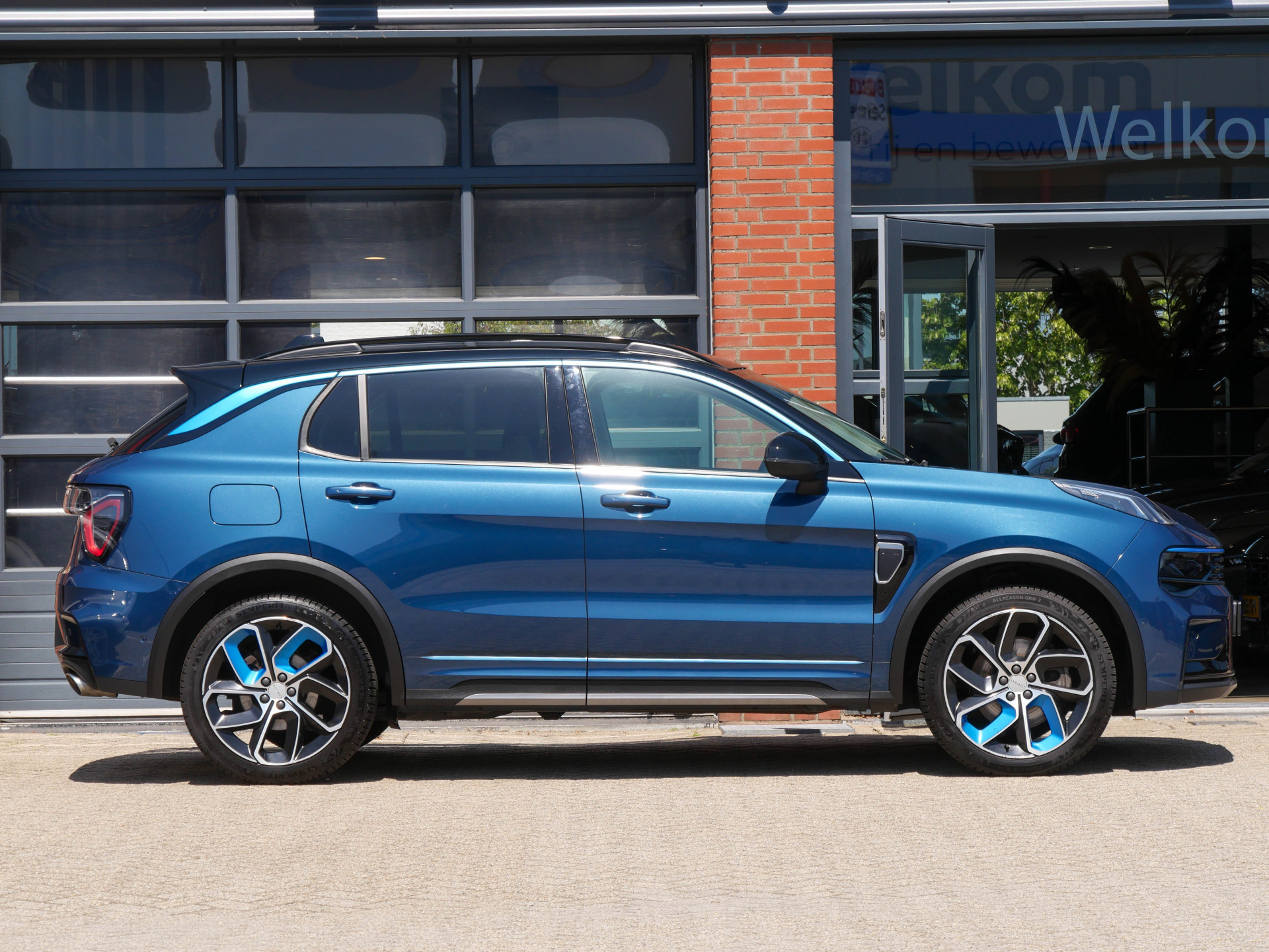 Foto van Lynk&co LYNK & Co 01