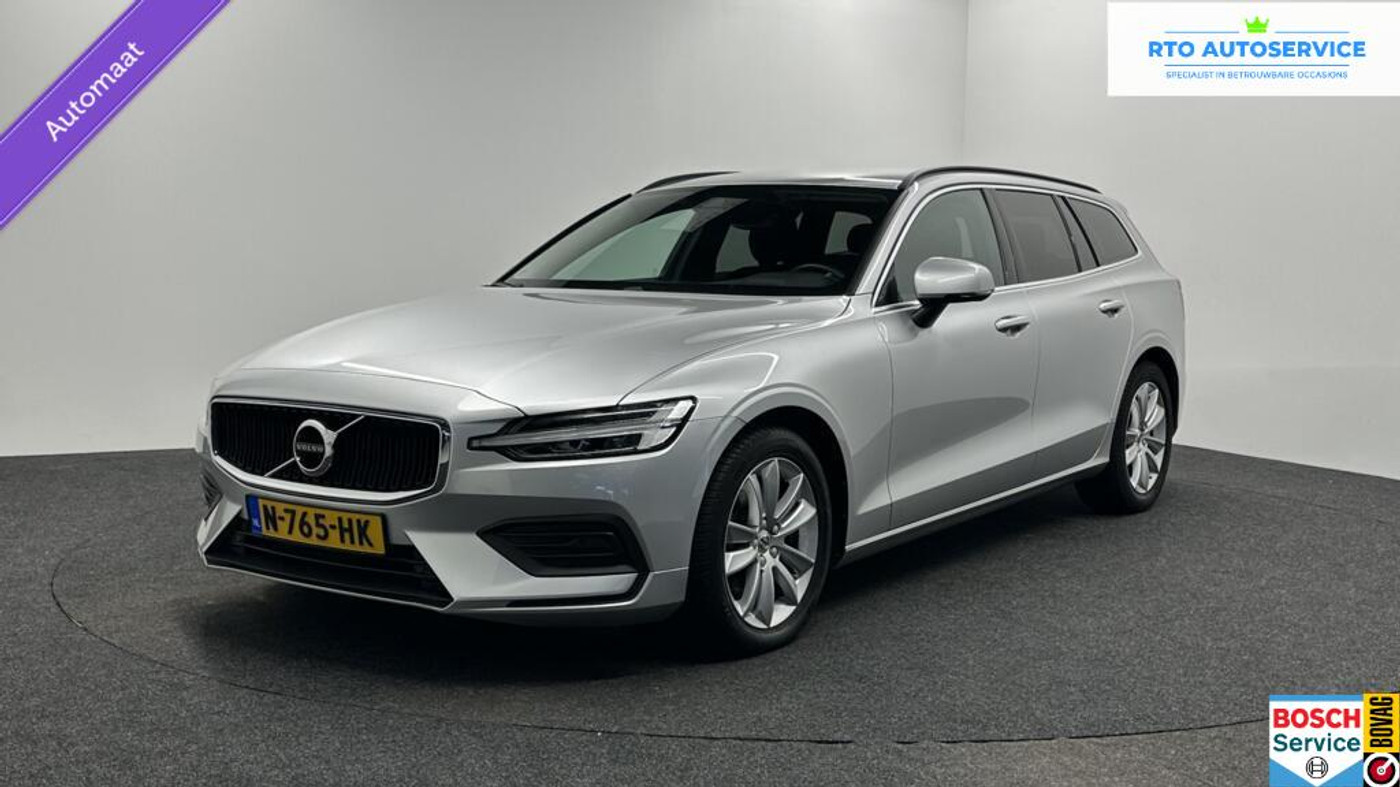 Volvo V60 2.0 B3 Momentum Business ECC NAVI CAMERA CARPLAY LM CRUISE. 2021 - voorkant
