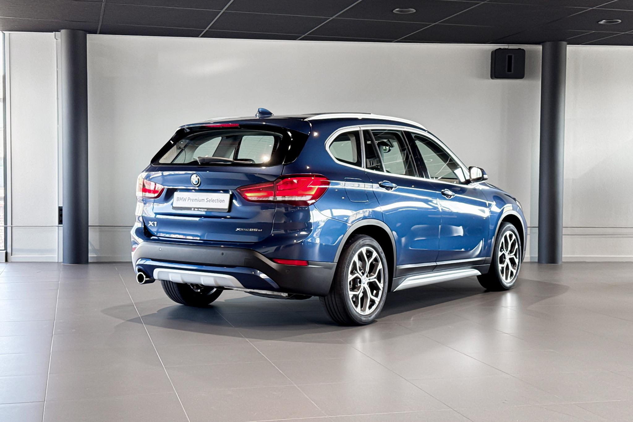 Foto van BMW X1 Xdrive25e