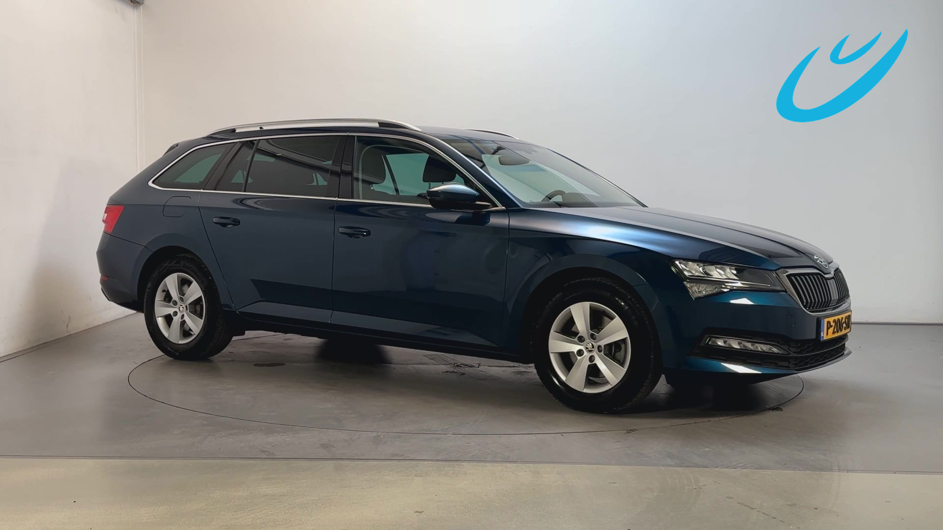 Skoda Superb 1.5 TSI 150pk ACT Business Edition Virtual Cockpit Adaptive Cruise Trekhaak Stoelverwarming 2022 - voorkant
