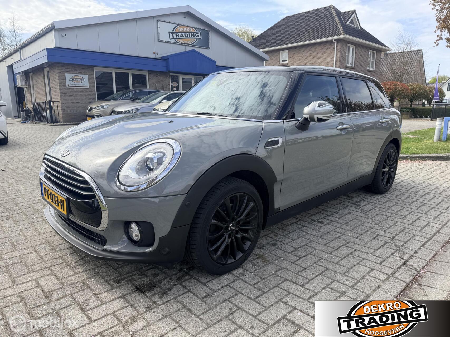 Mini Clubman Cooper 1.5 Cooper Serious Business Clima Navi trekhaak 2017 - voorkant