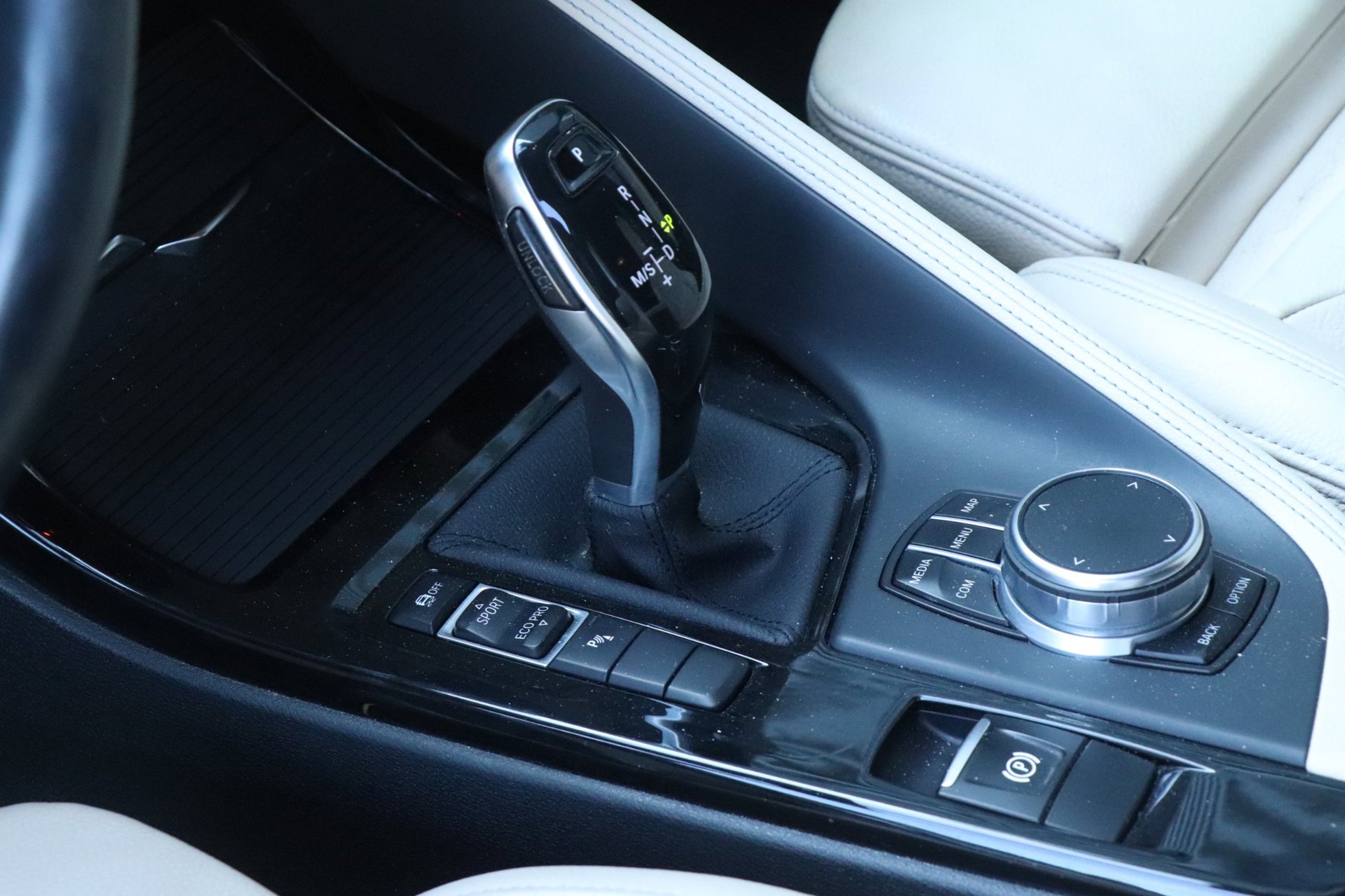 Foto van BMW X1 Sdrive20i
