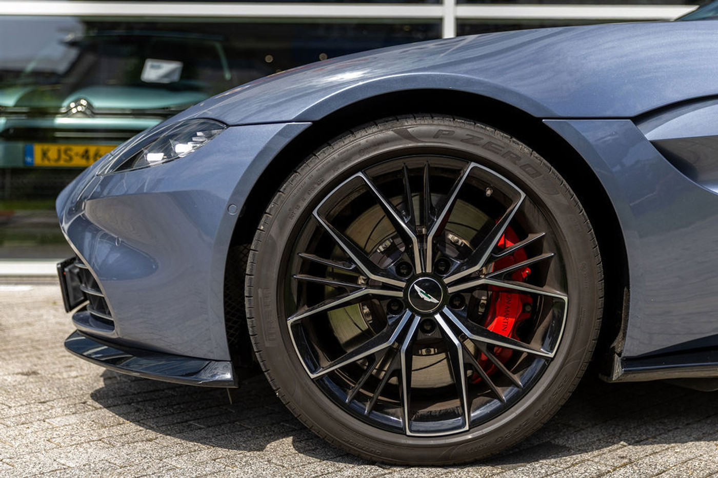 Foto van Aston Martin Vantage Roadster
