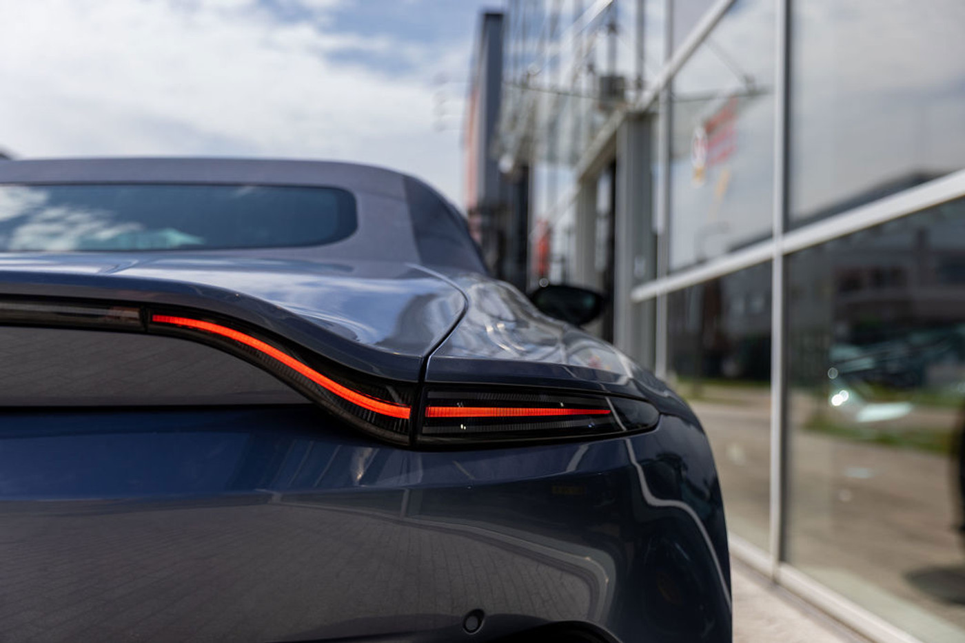 Foto van Aston Martin Vantage Roadster