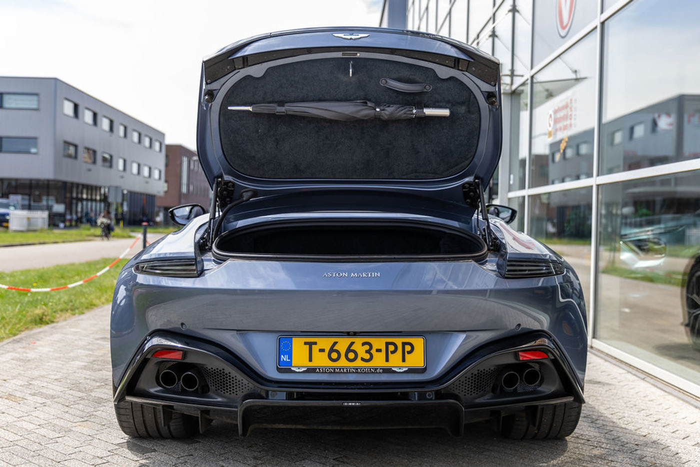 Foto van Aston Martin Vantage Roadster