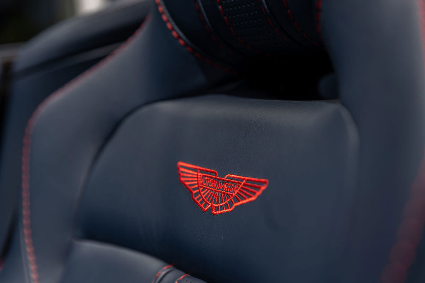 Foto van Aston Martin Vantage Roadster