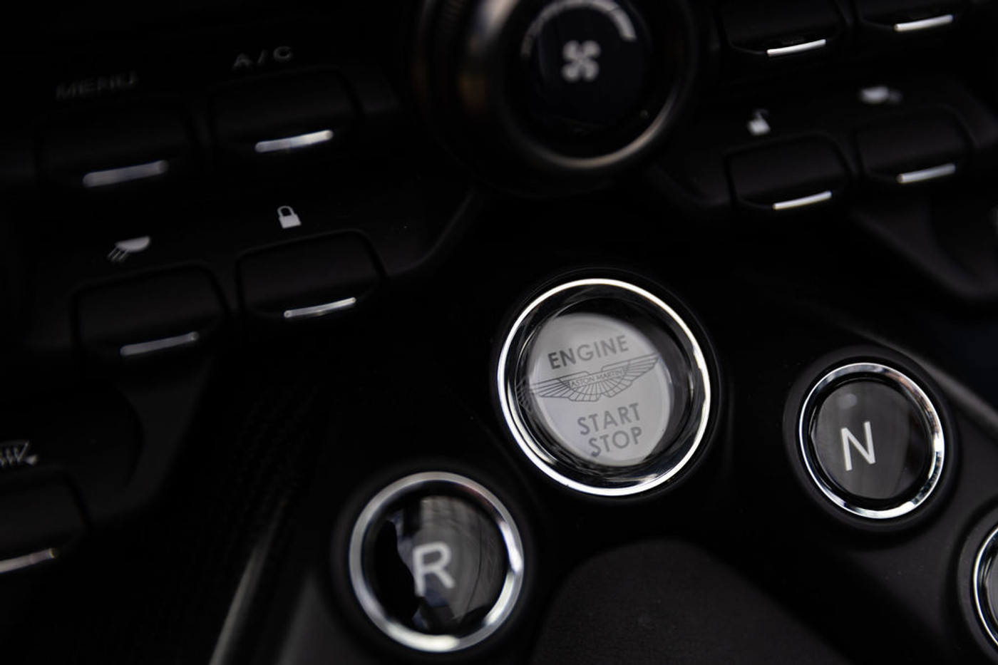Foto van Aston Martin Vantage Roadster