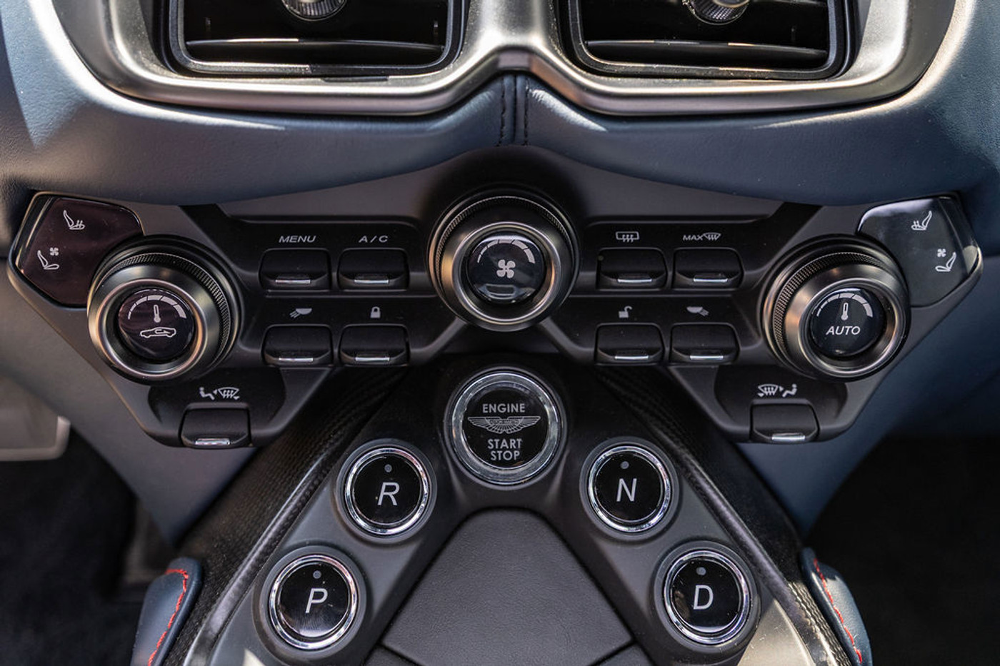 Foto van Aston Martin Vantage Roadster