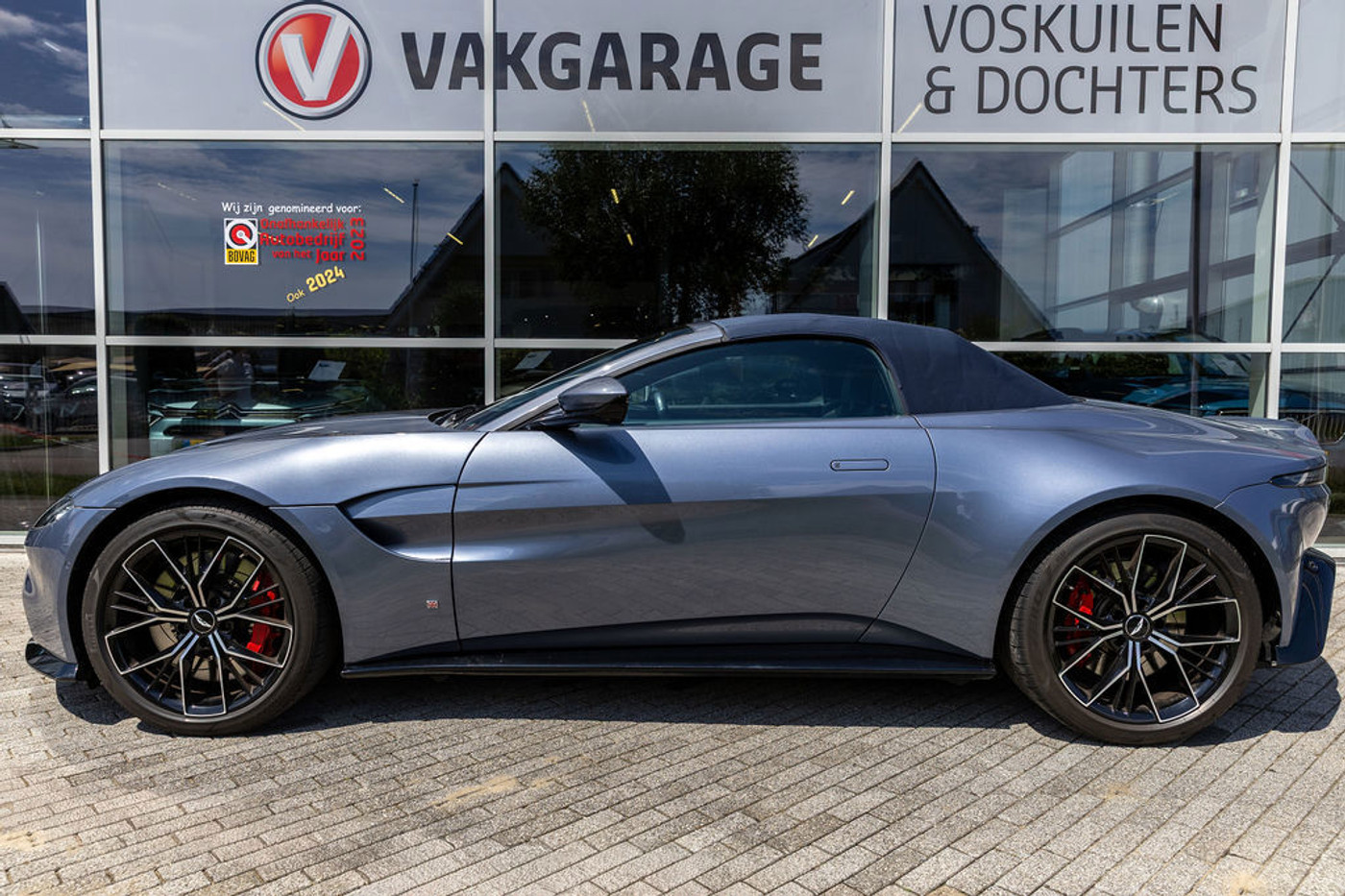 Foto van Aston Martin Vantage Roadster
