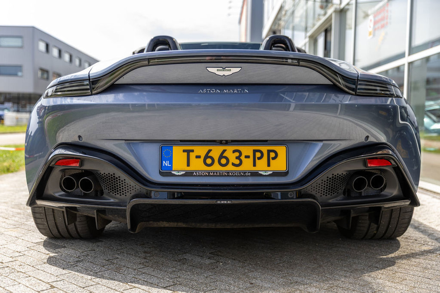 Foto van Aston Martin Vantage Roadster