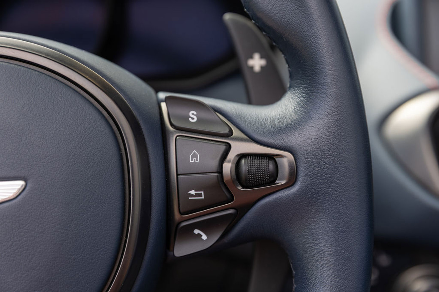 Foto van Aston Martin Vantage Roadster