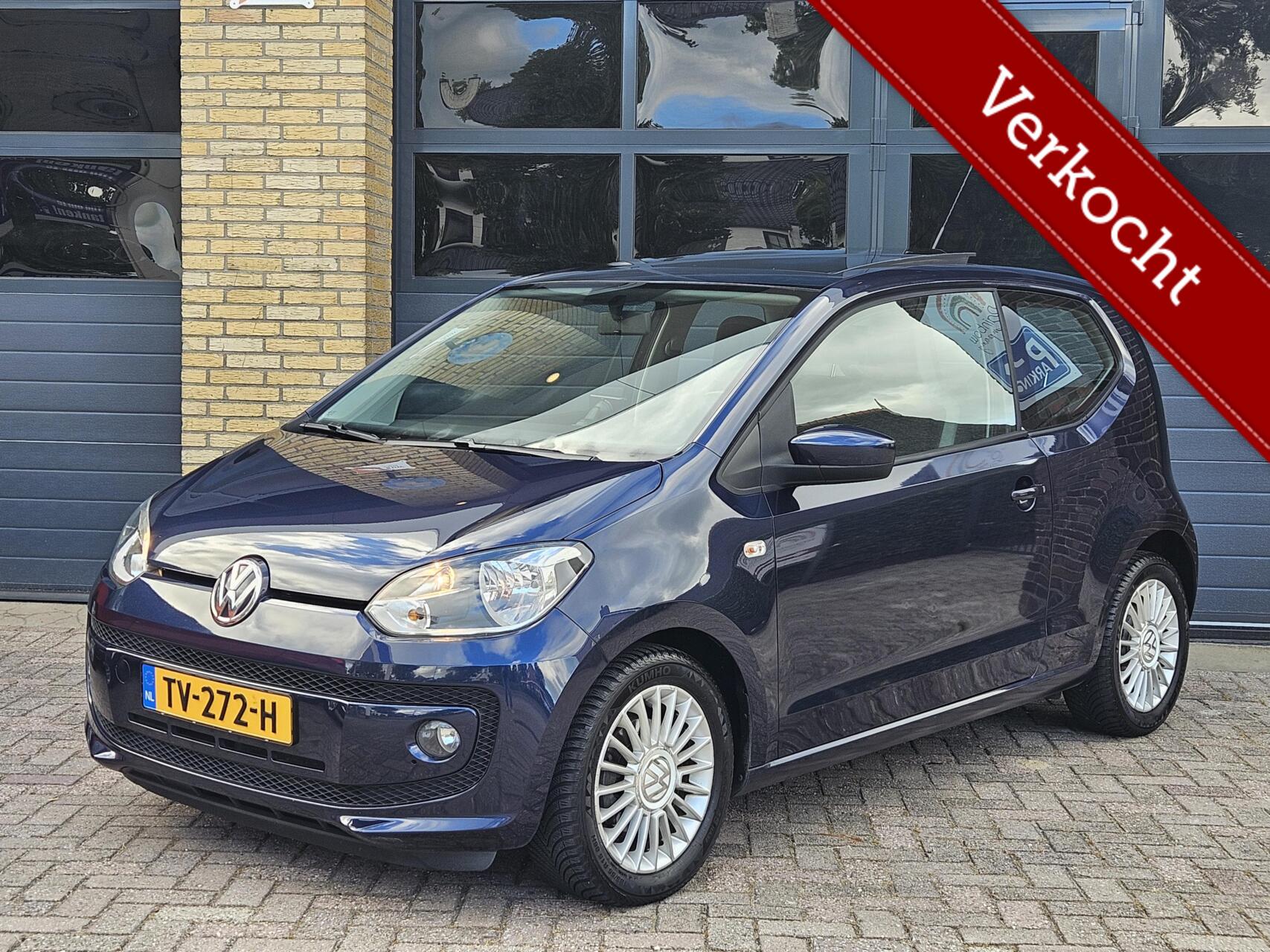 Volkswagen Up 1.0 high up! Panorama|Cruise|Stoelverwarming 2013 - voorkant