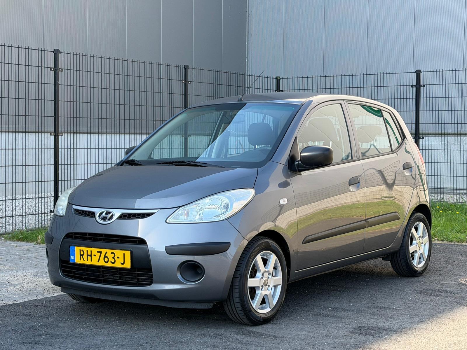 Hyundai I 10 1.1 Pure | AIRCO | LICHTMETALEN WIELEN 2009 - voorkant