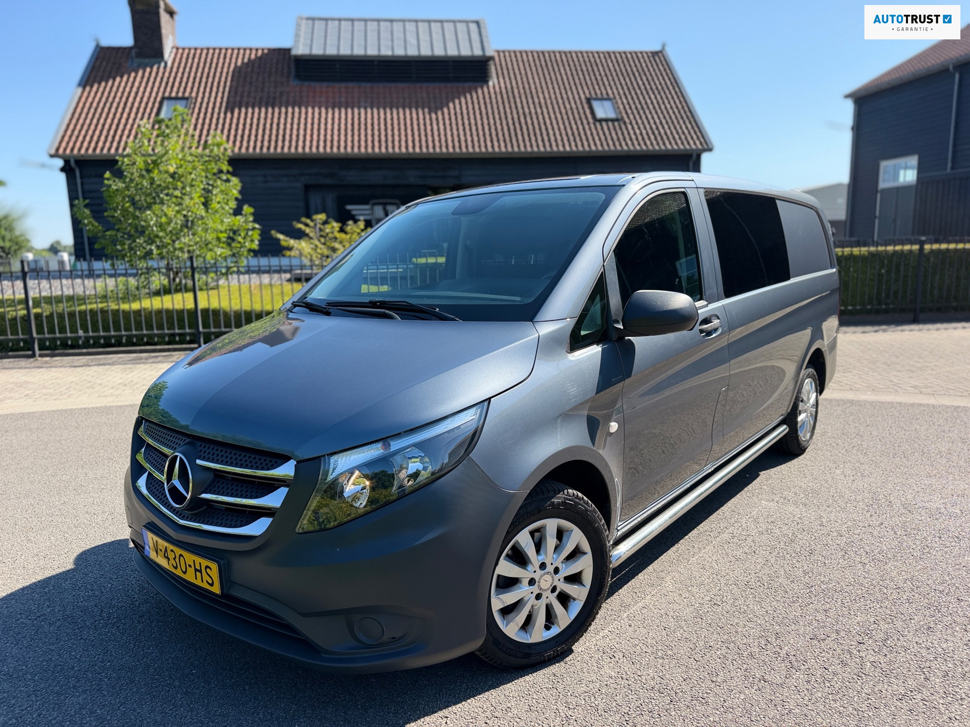 Mercedes-Benz Vito 111 CDI Lang Comfort Dubbelcabine 5-Persoons Airco/Ecc Cr-Contr Trekhaak 2017 - voorkant