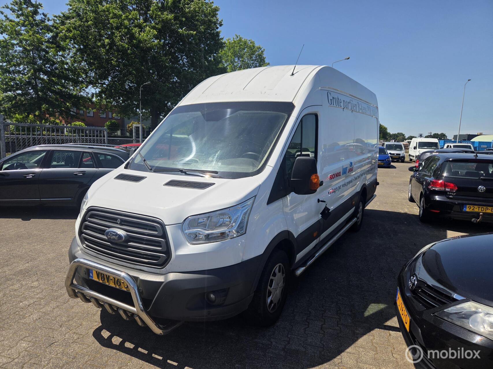 Ford Transit 350 2.0 TDCI L4H3 Trend 2018 - voorkant