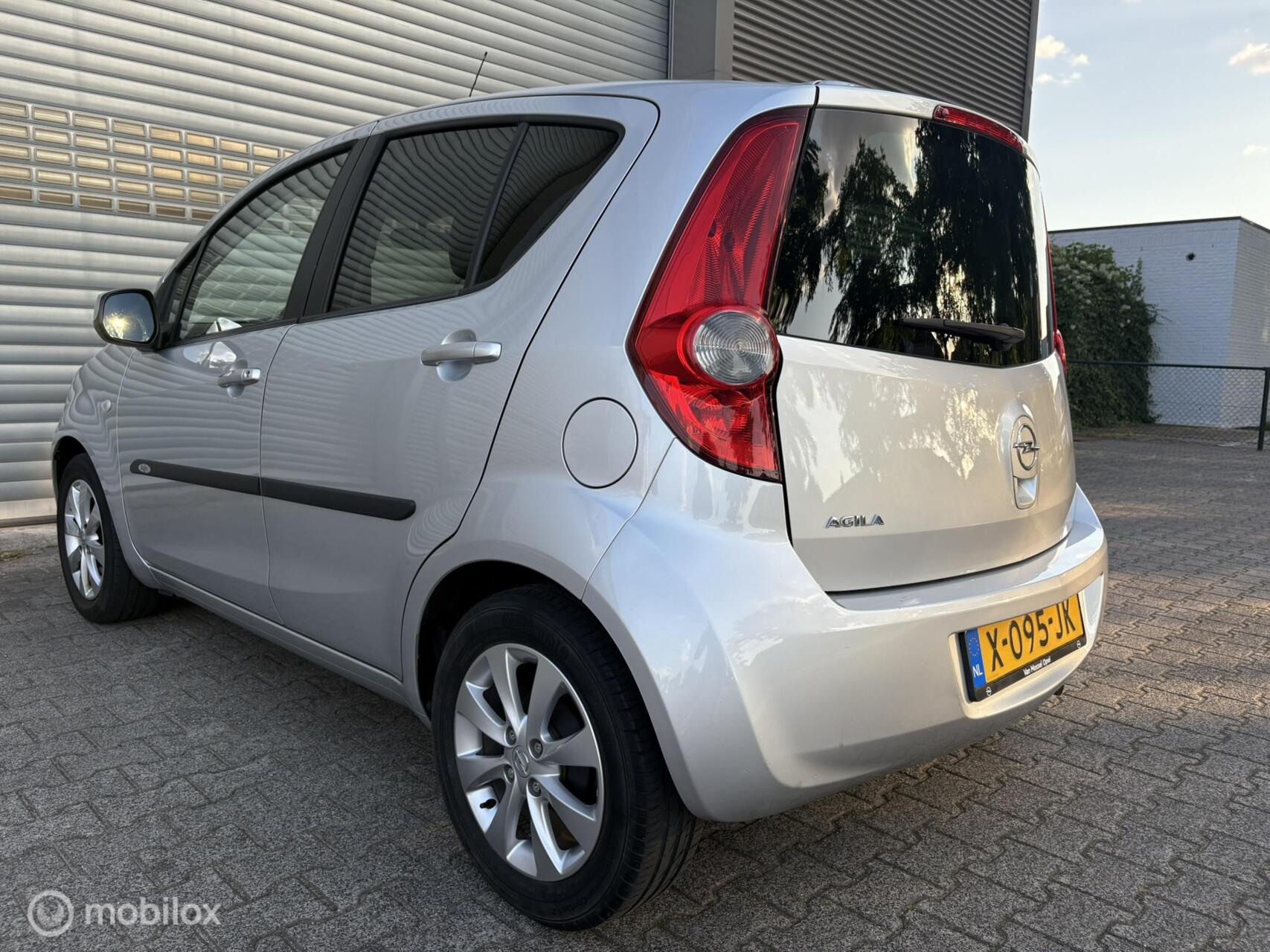 Foto van Opel Agila
