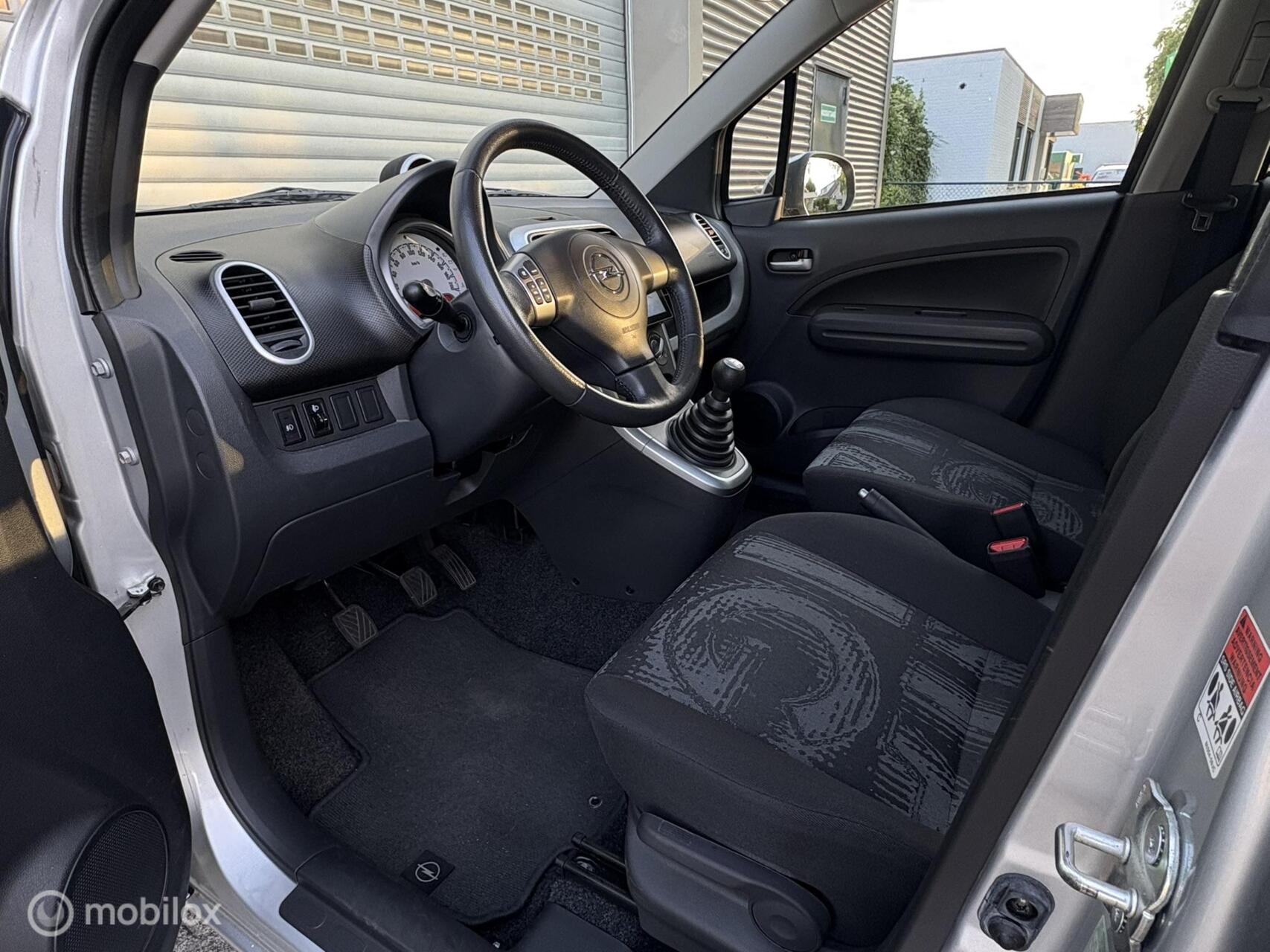 Foto van Opel Agila