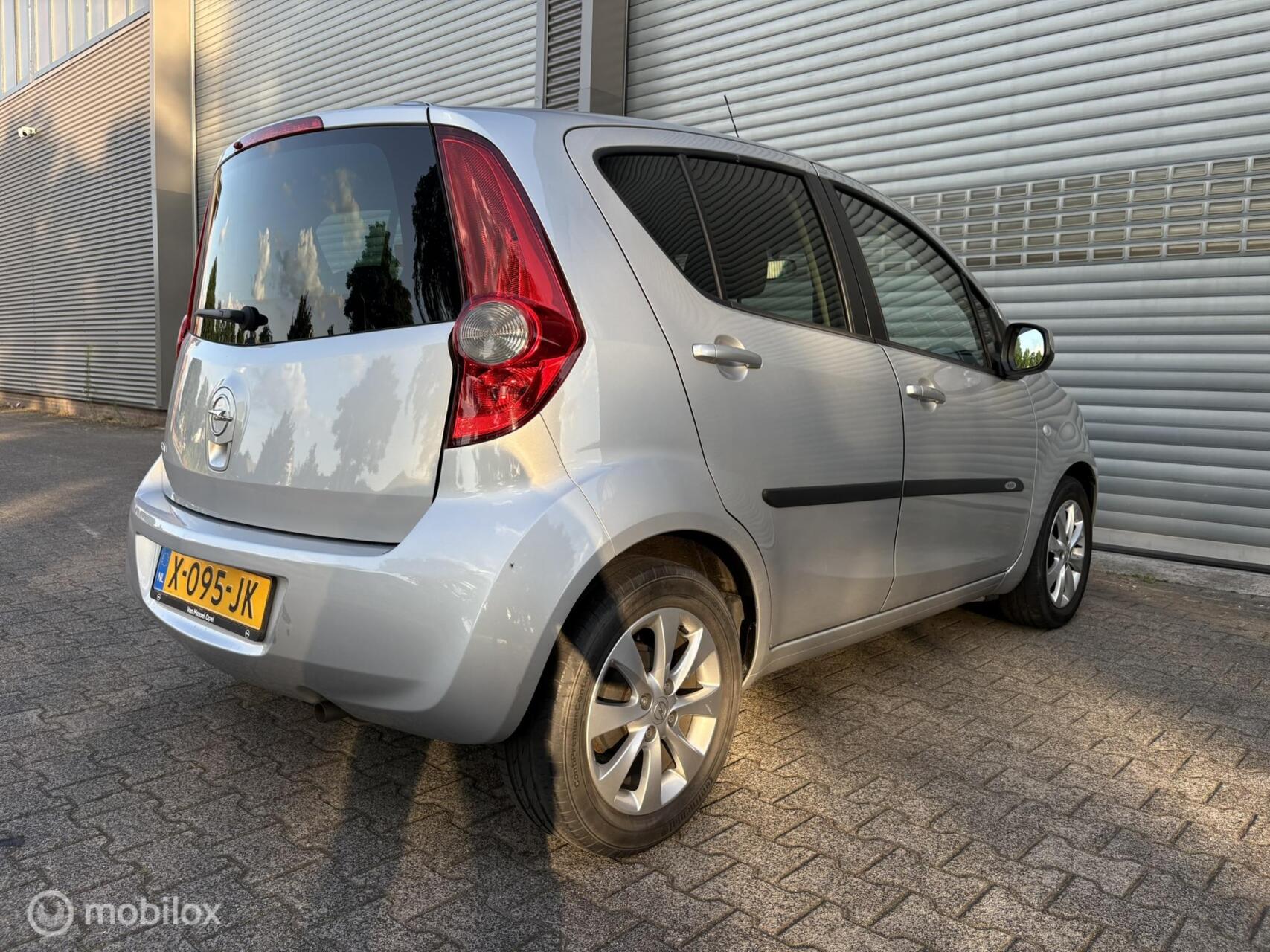 Foto van Opel Agila