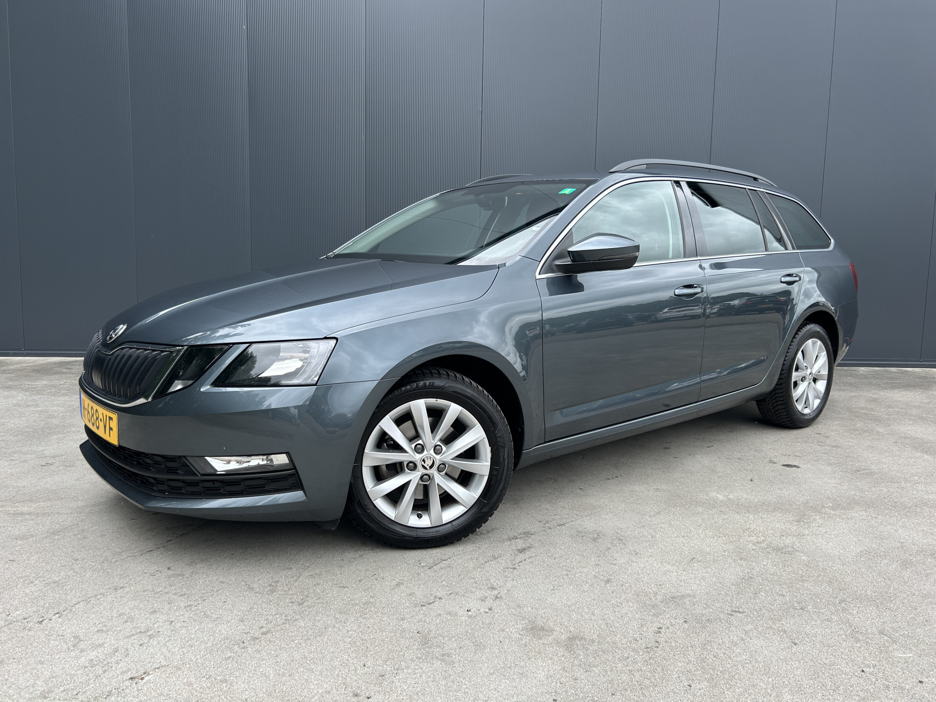 Skoda Octavia 1.0 TSI 1e EIGENAAR Greentech Business Edition TREKHAAK NAVI CRUISE ECC LMV 2020 - voorkant