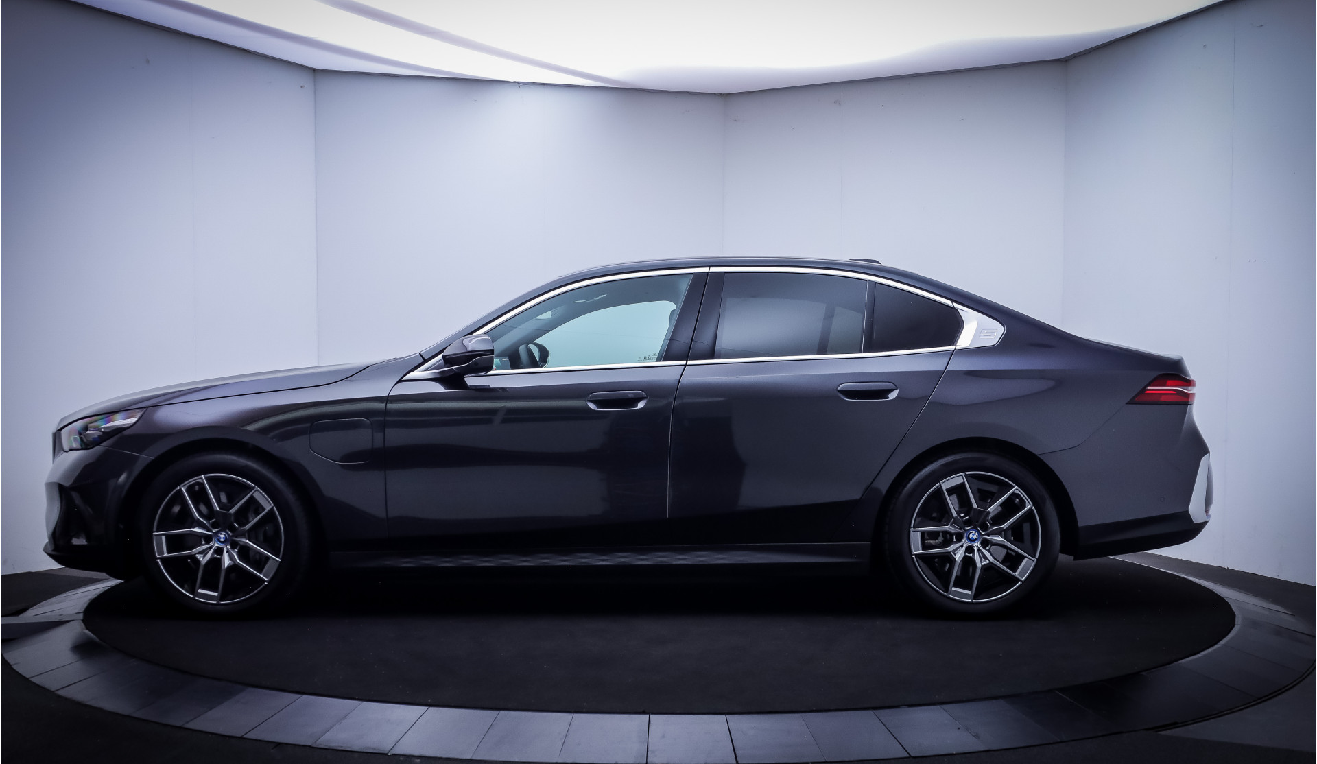 Foto van BMW 550e xDrive