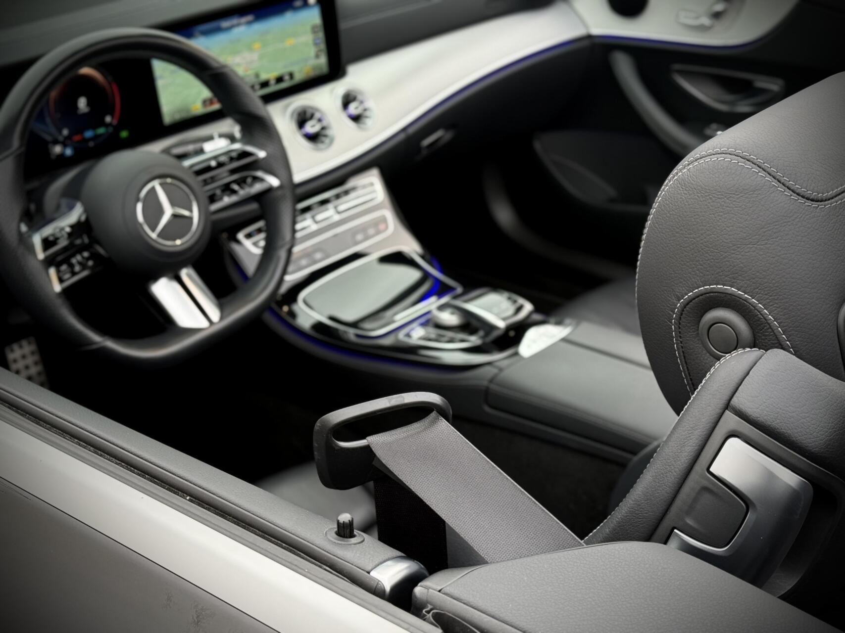 Foto van Mercedes-Benz E 300