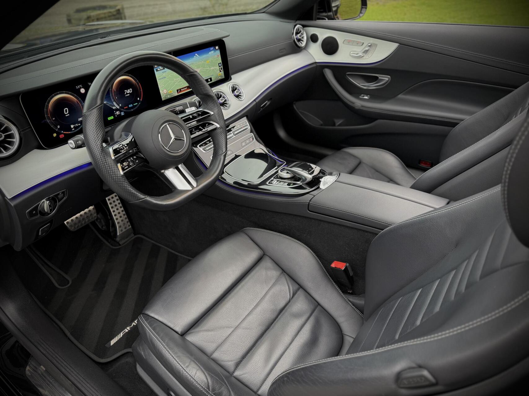 Foto van Mercedes-Benz E 300