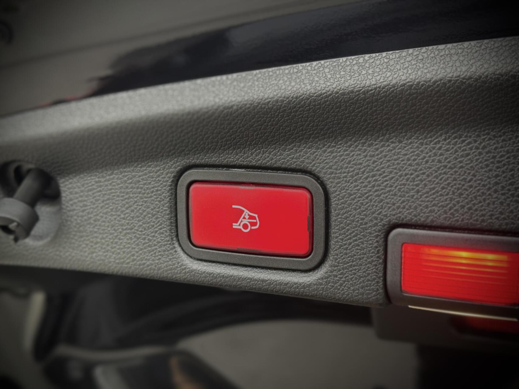 Foto van Mercedes-Benz E 300