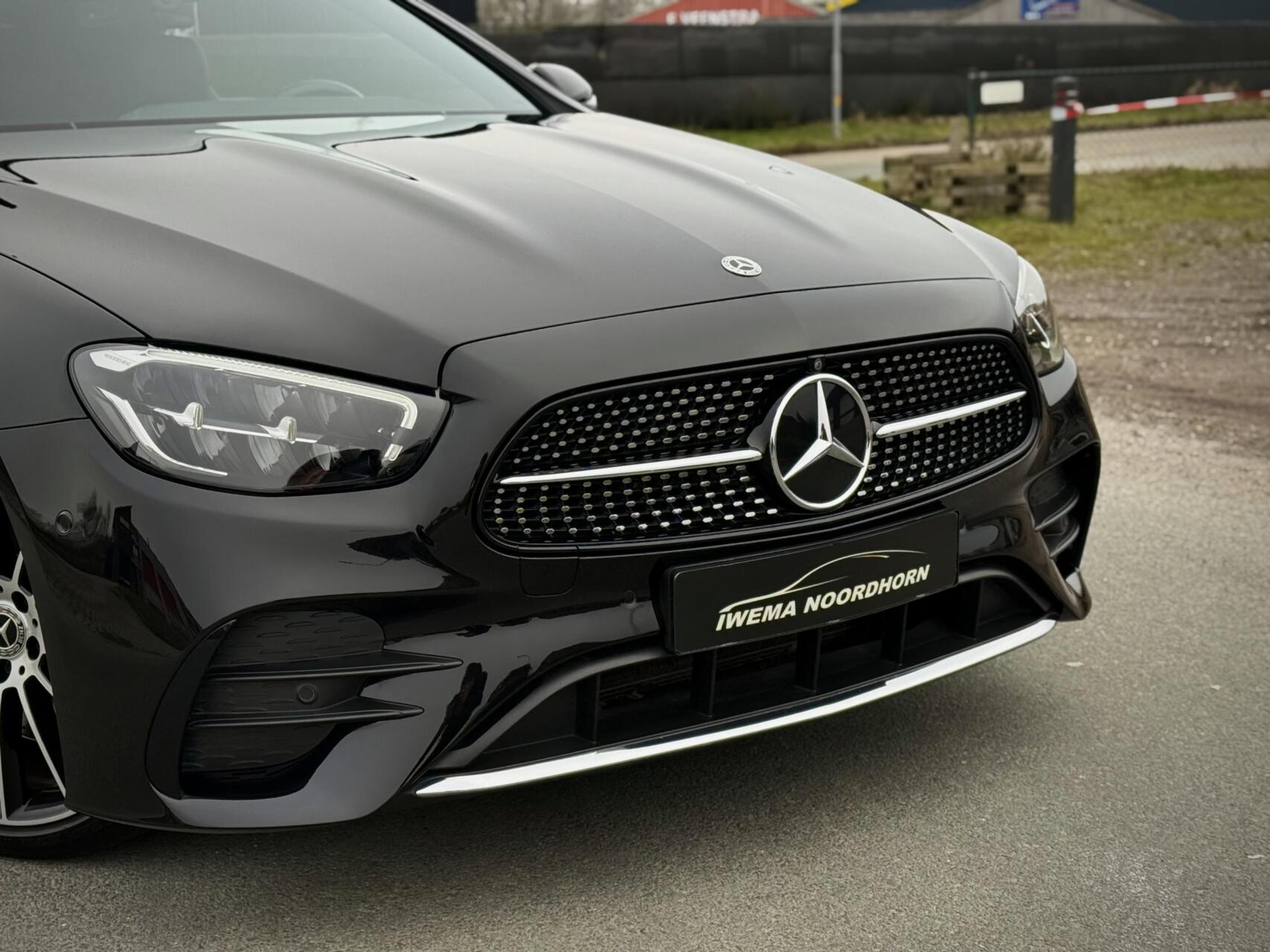 Foto van Mercedes-Benz E 300