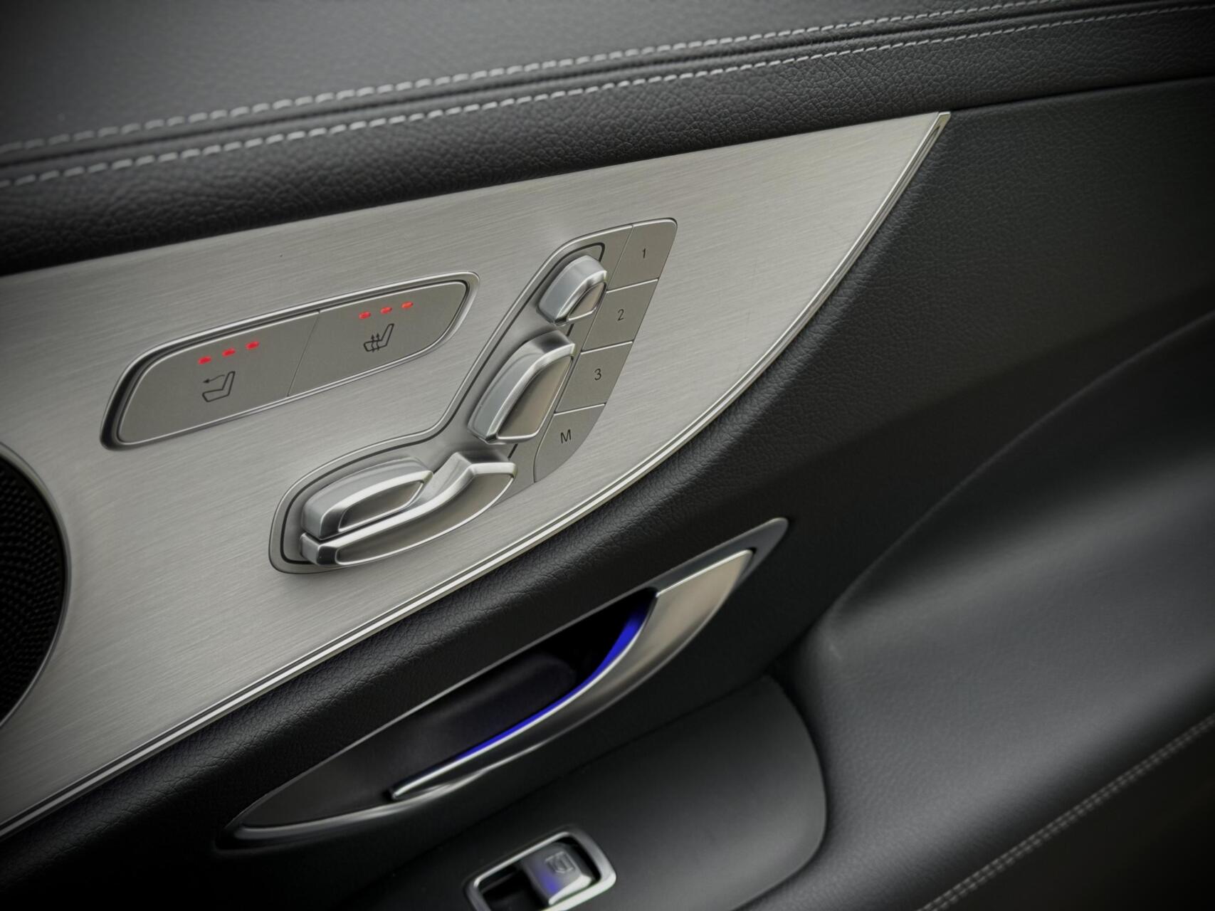 Foto van Mercedes-Benz E 300