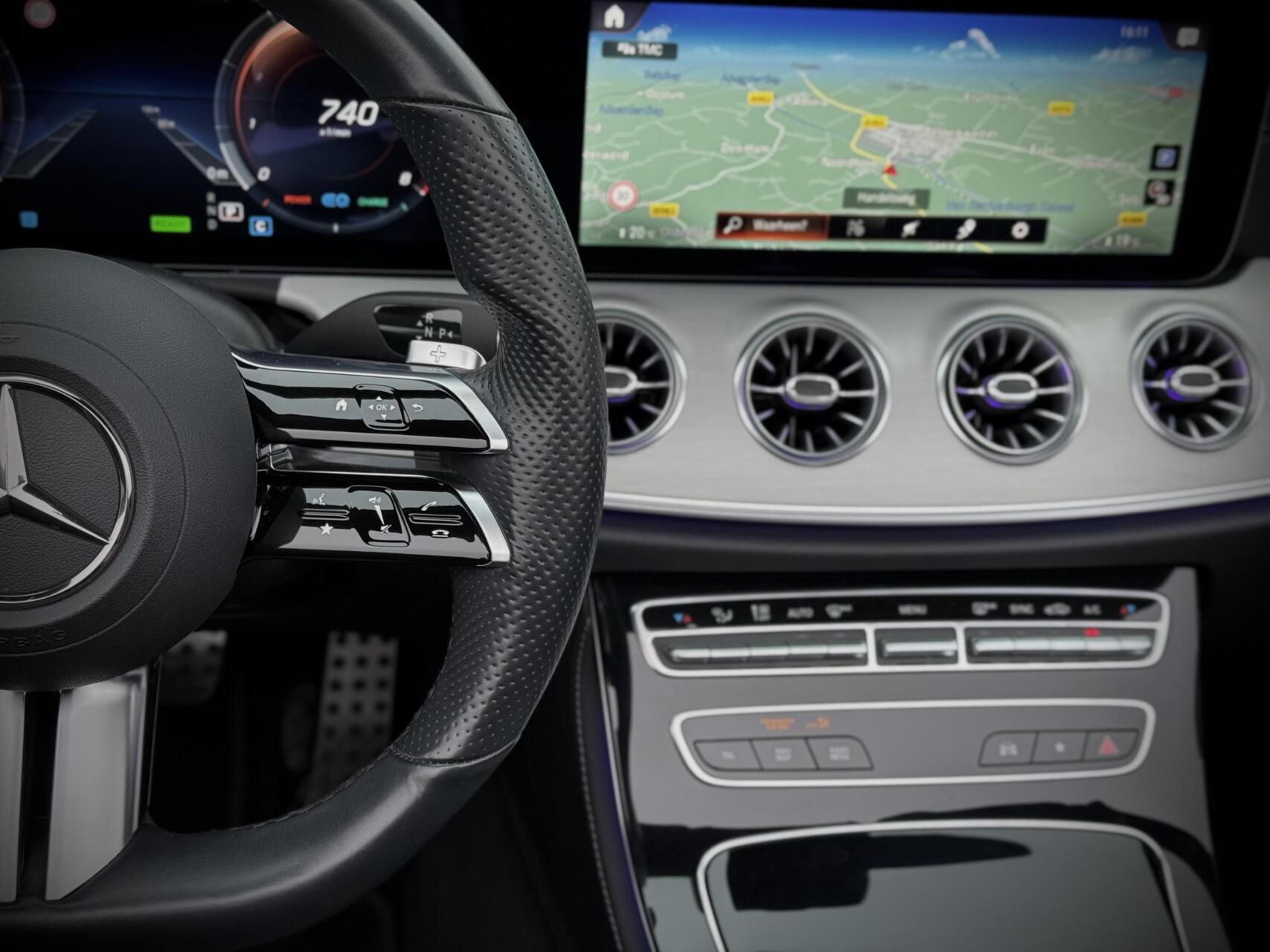 Foto van Mercedes-Benz E 300