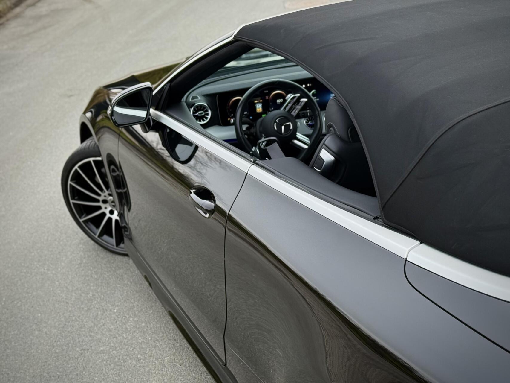 Foto van Mercedes-Benz E 300