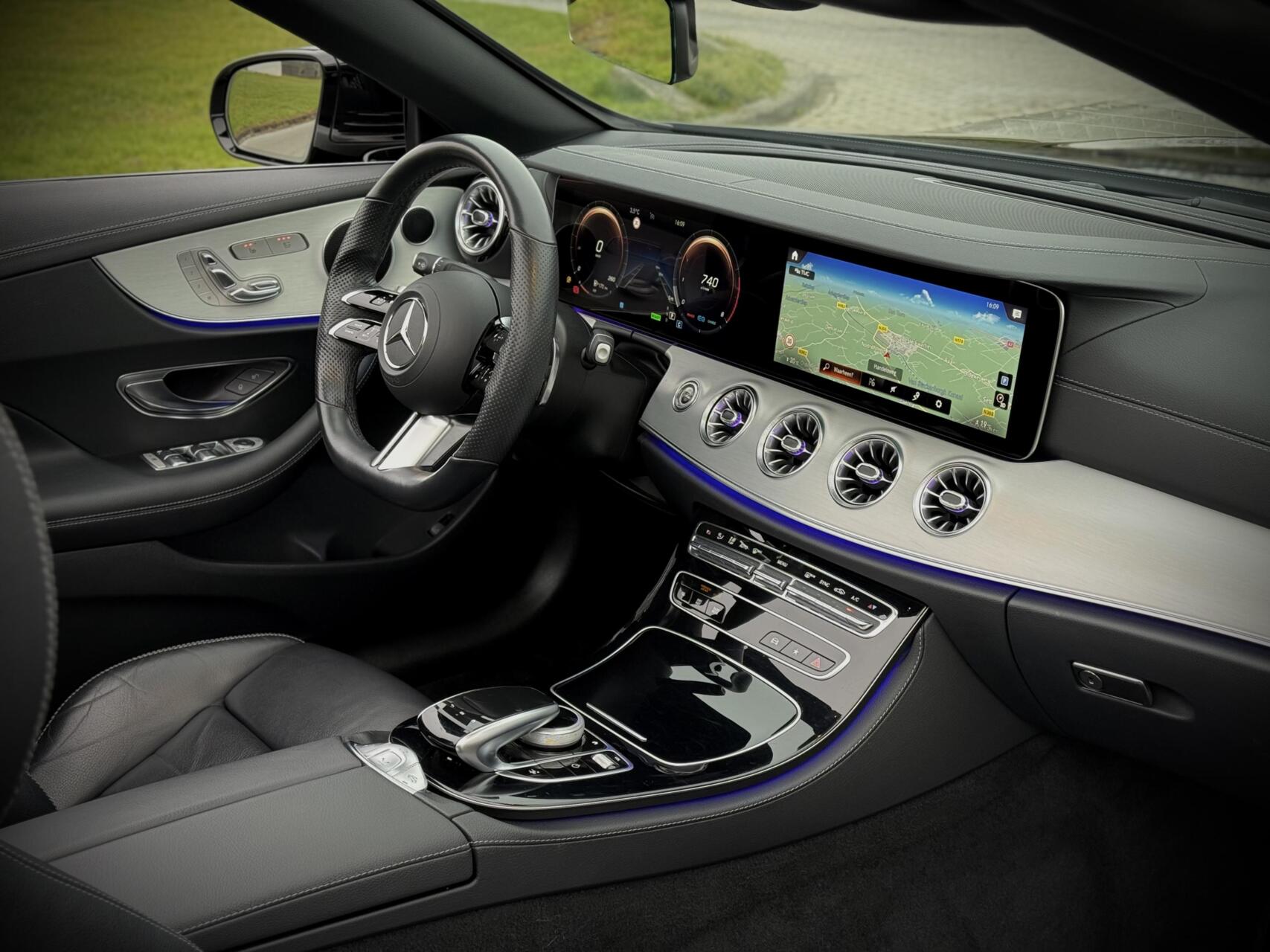 Foto van Mercedes-Benz E 300