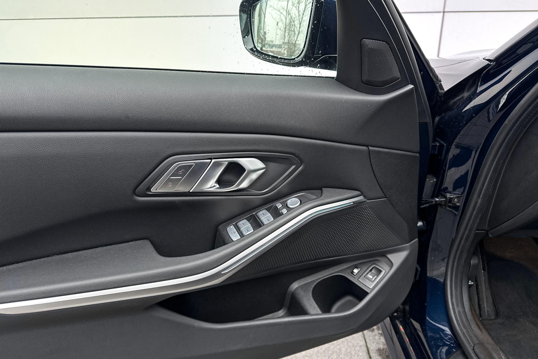 Foto van BMW 330e