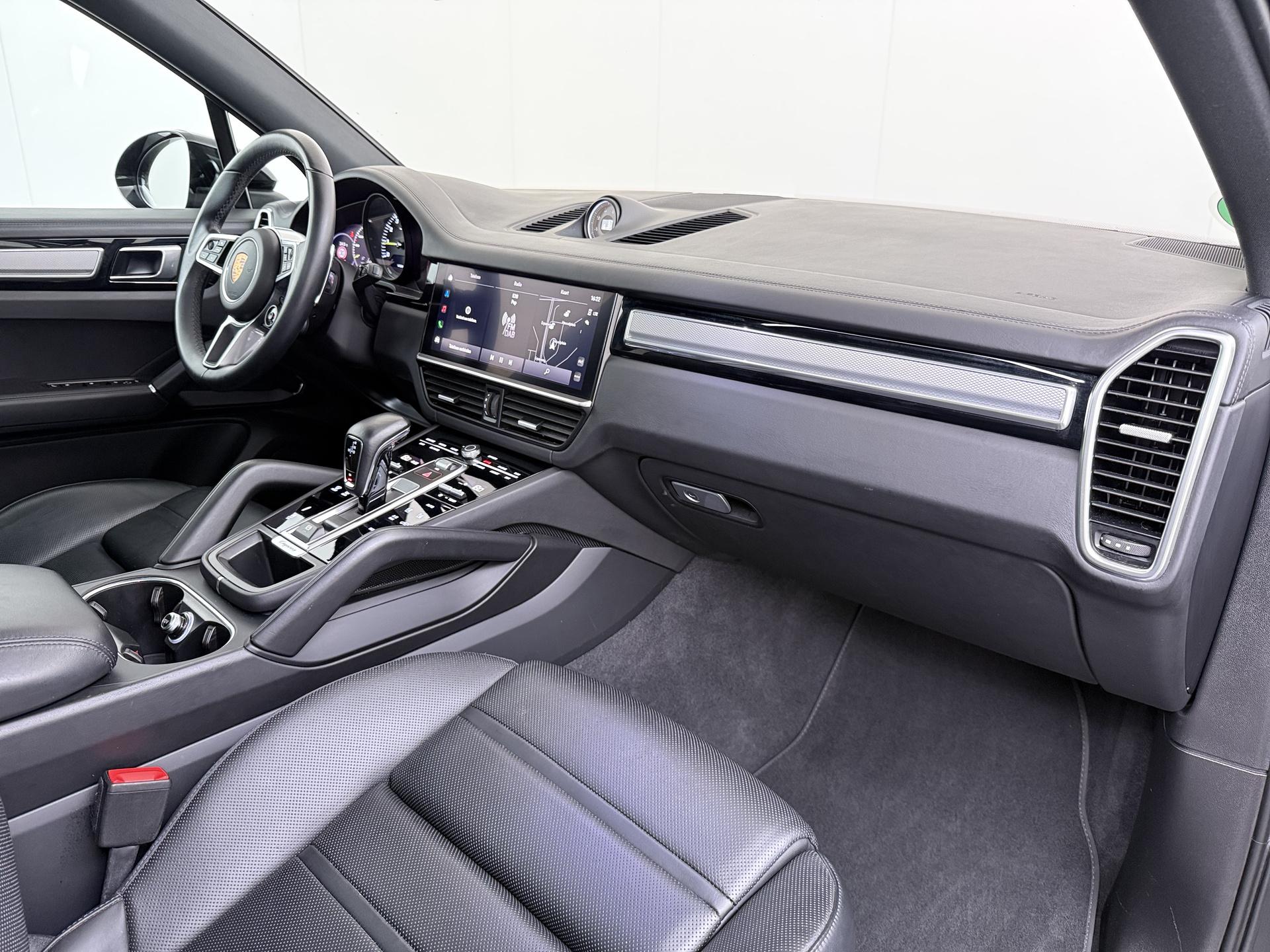 Foto van Porsche Cayenne E-hybrid